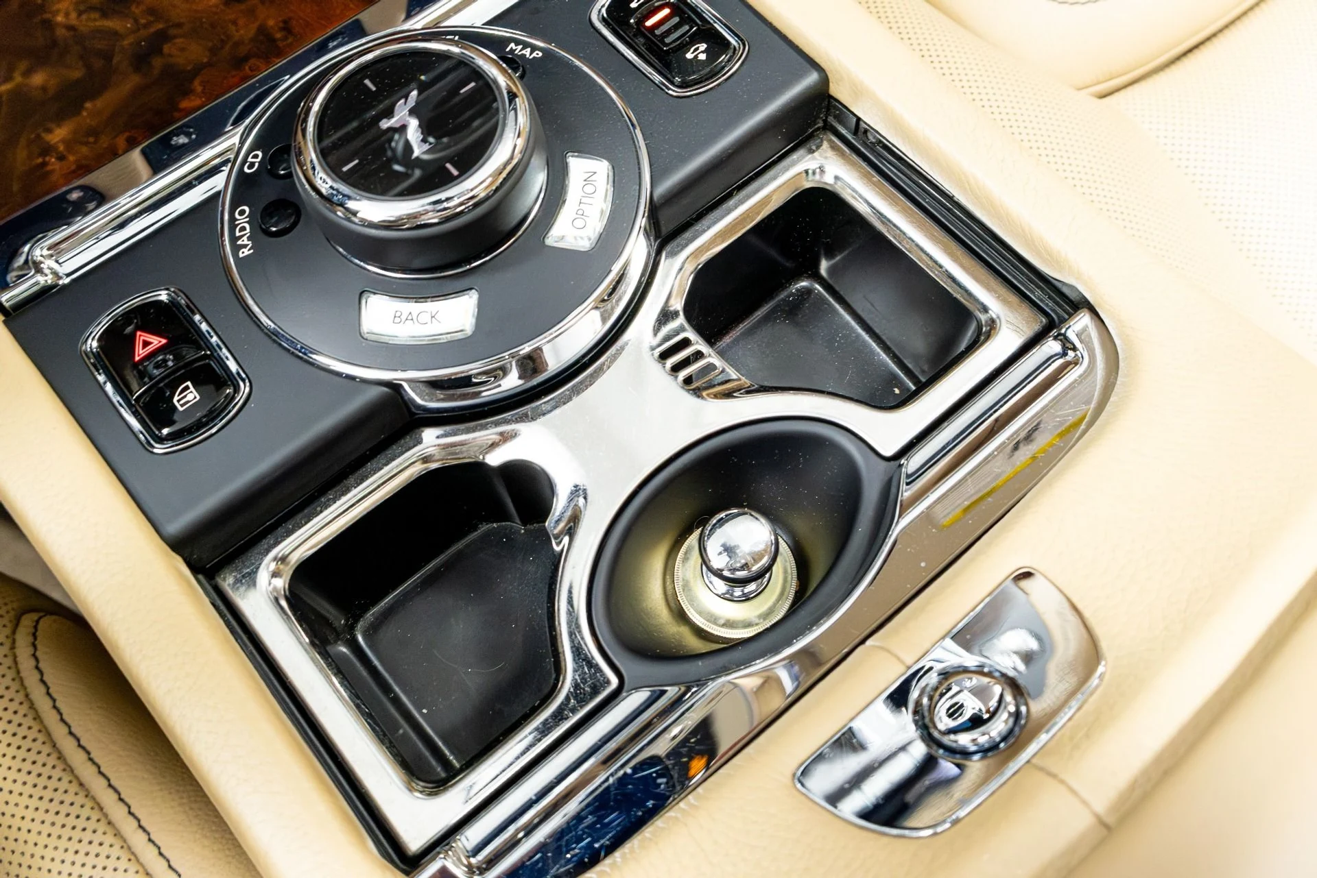 mph072_2836554820_Used_2017_Rolls_Royce_Ghost_1774888920_6ee265c27e