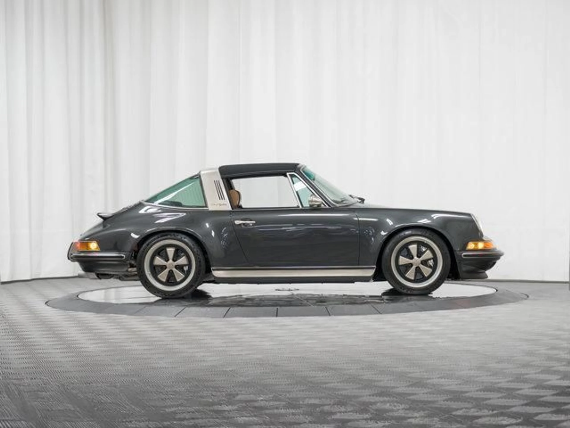 mph072_289303867_Ir_E0_R_Bhb_Im0_M5_L_Vg_P_Yi4a8r4o_IM_477943f2dc