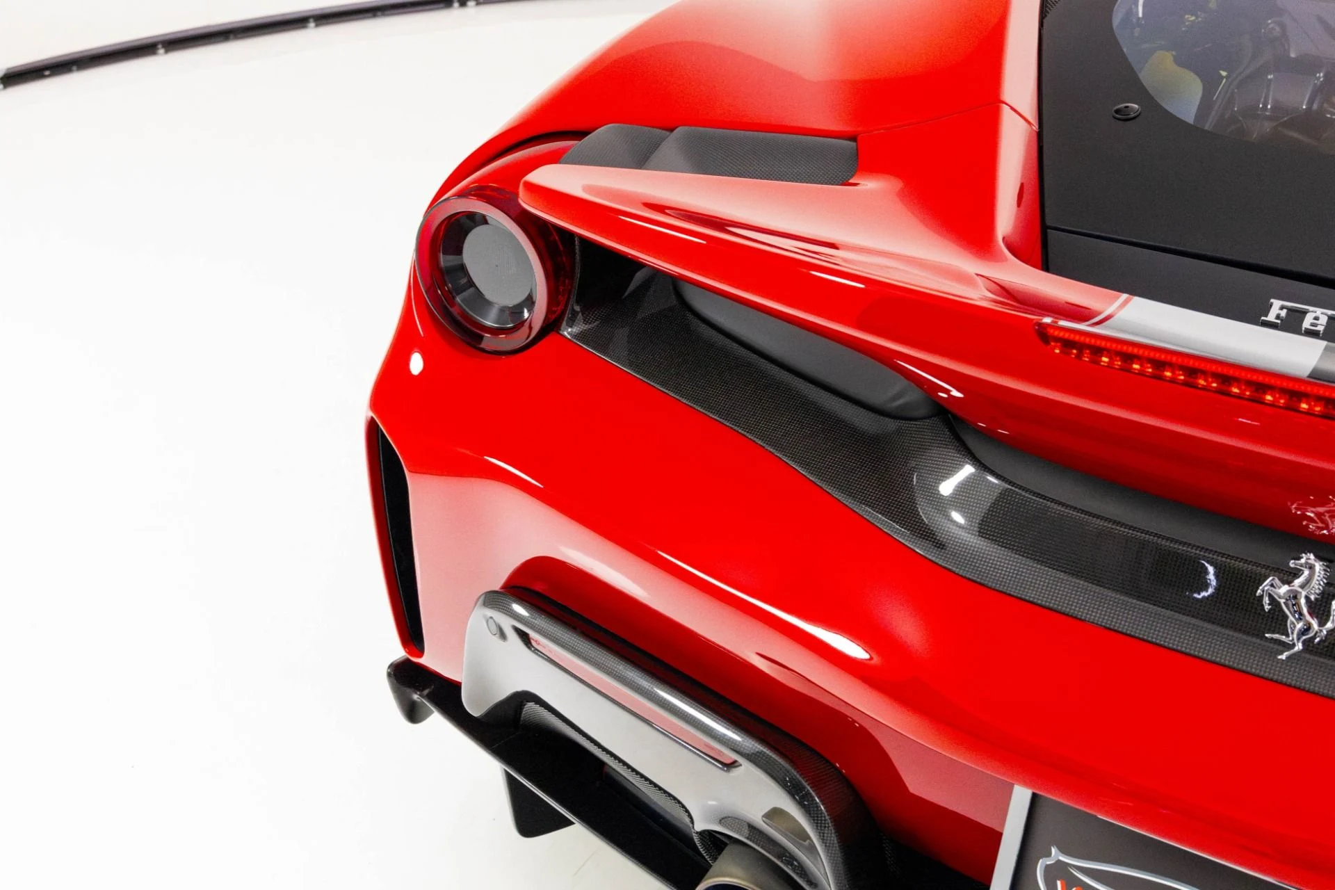 mph072_2909769820_Used_2019_Ferrari_488_Pista_1761352057_a5631942ba
