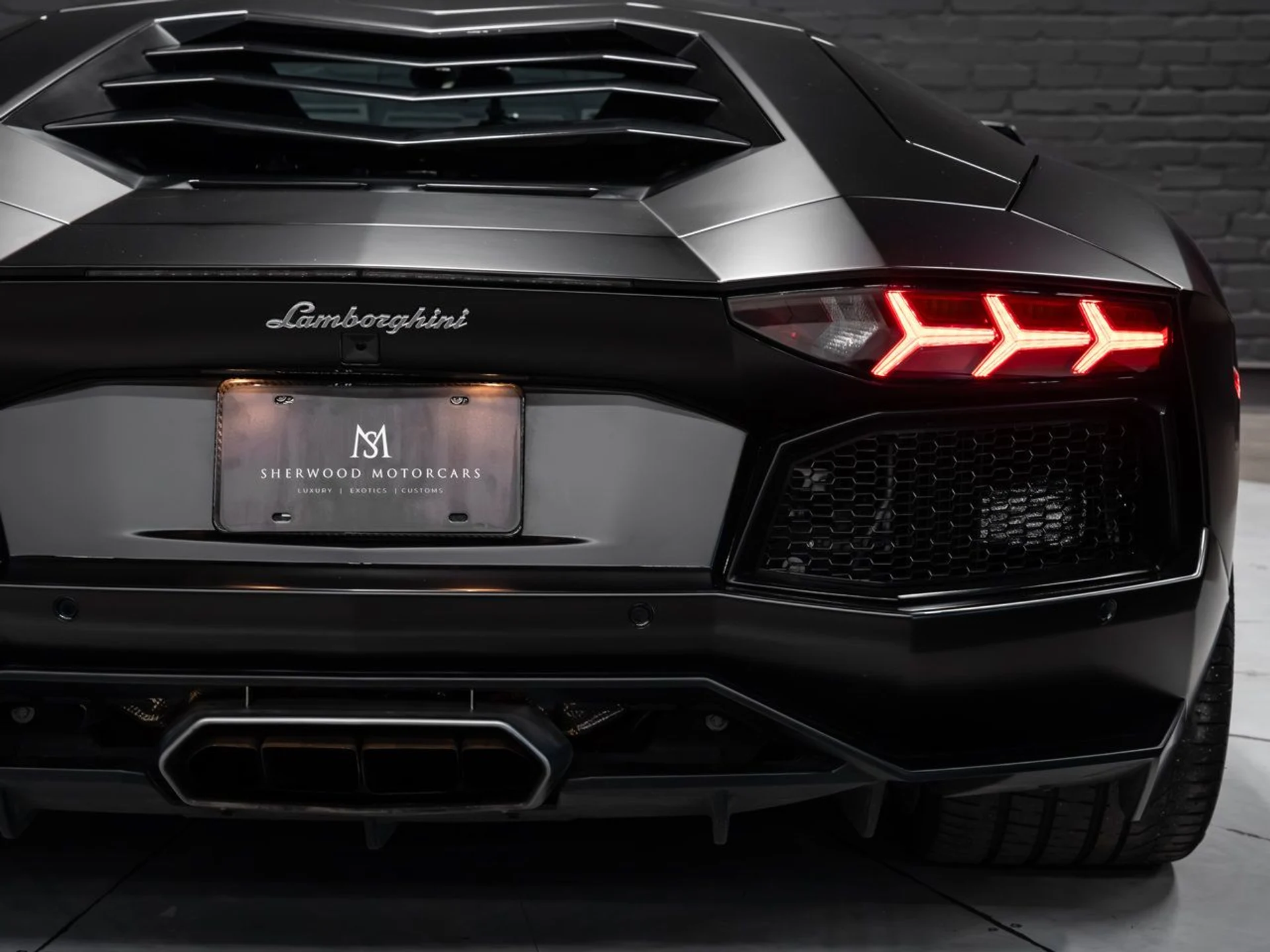 mph072_2919565762_lamborghini_aventador_2017_302926c298
