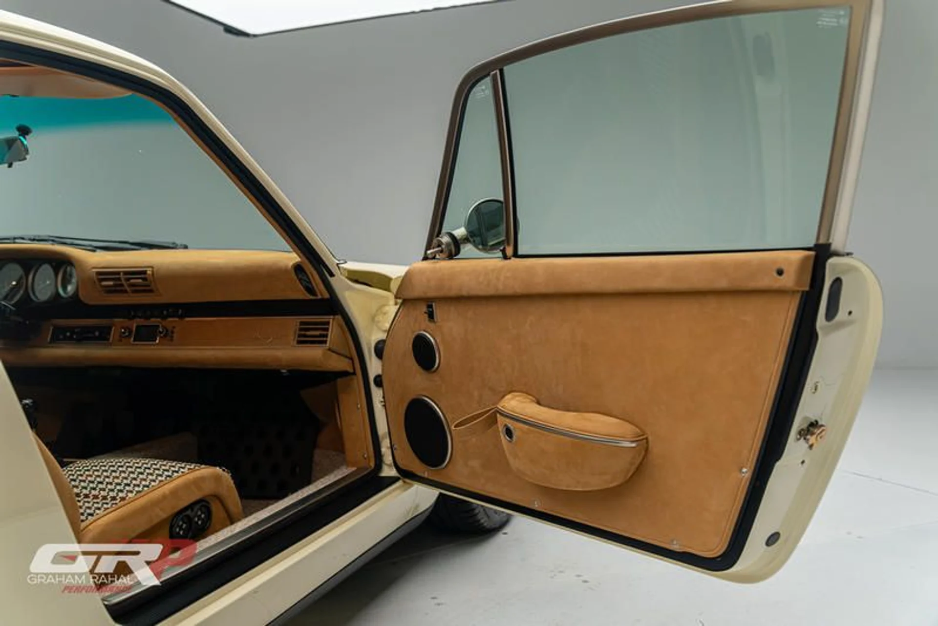 mph072_2945463490_E8_A590_B6_FA_04_4767_A660_D774_B8_F15446_171f4e1b45