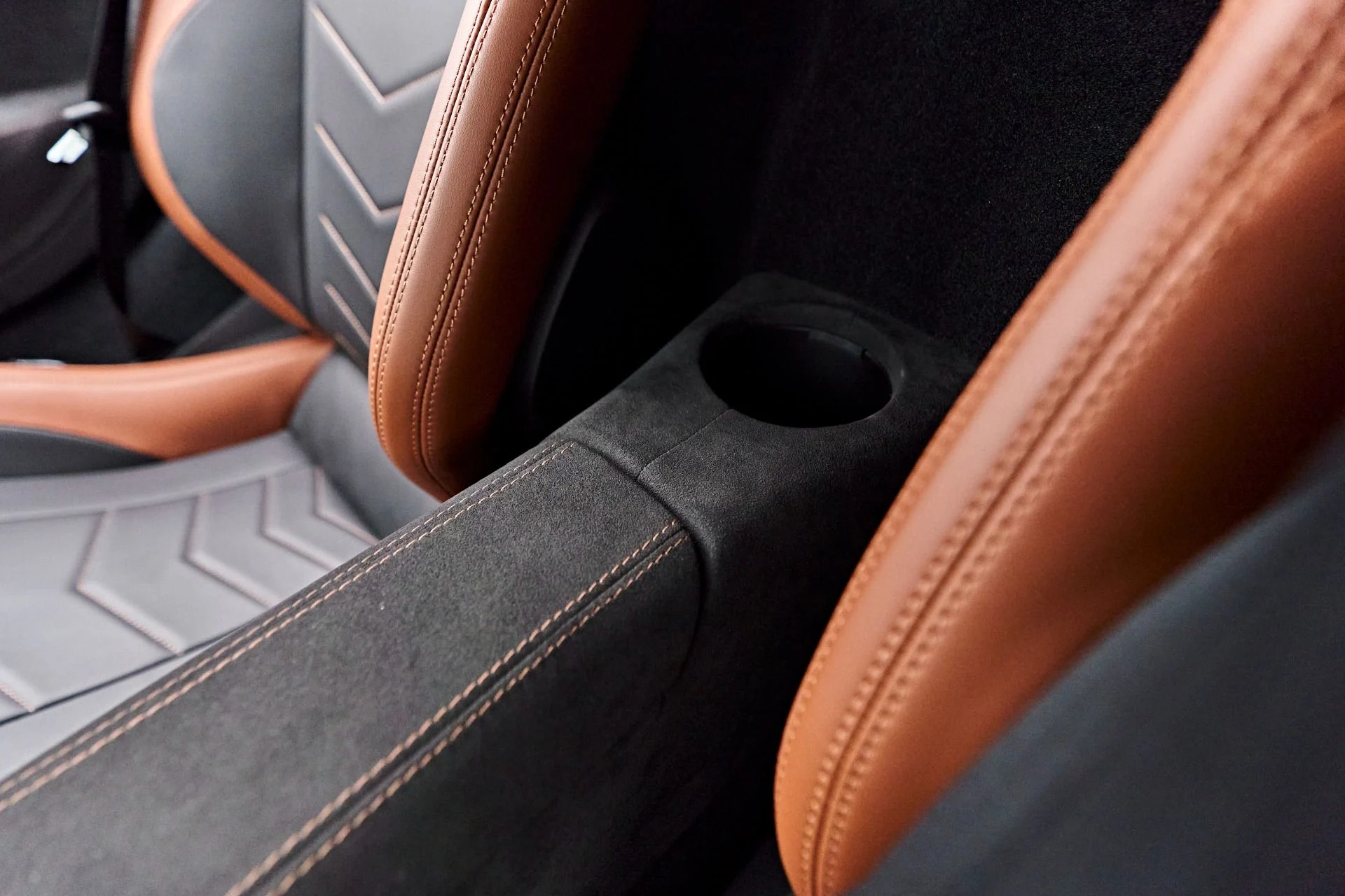 mph072_2983338017_Used_2023_Maserati_MC_20_Base_1721243405_b617986150