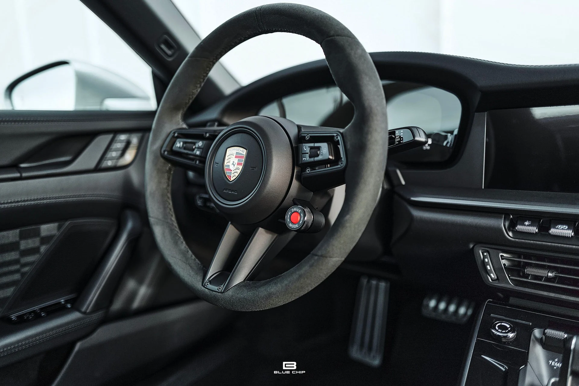 mph072_3003511505_69b180cb3d136a7d346ea836_L1190264_d5911497d4