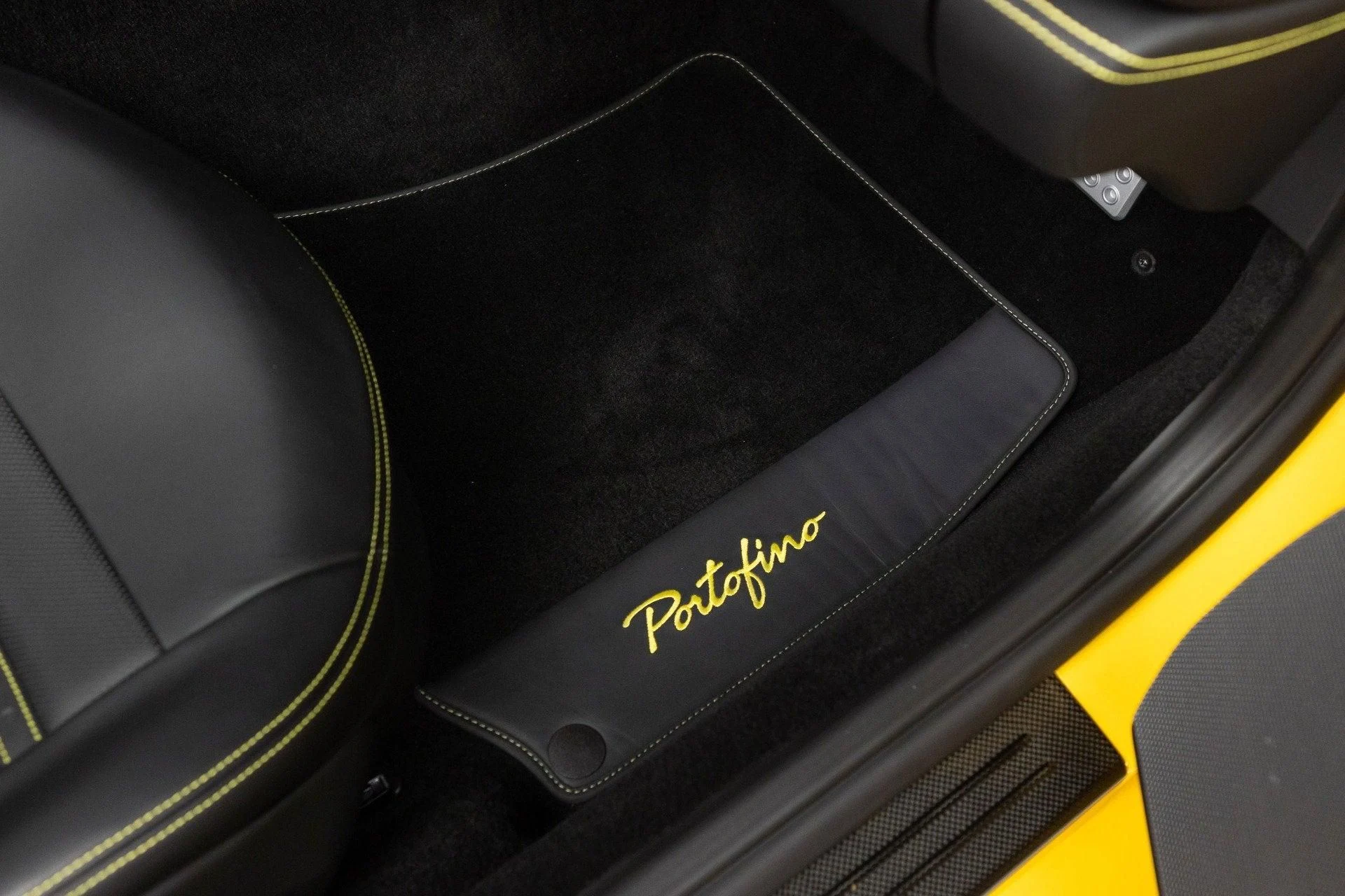 mph072_3105470596_Used_2020_Ferrari_Portofino_1777367949_59e566a5c9