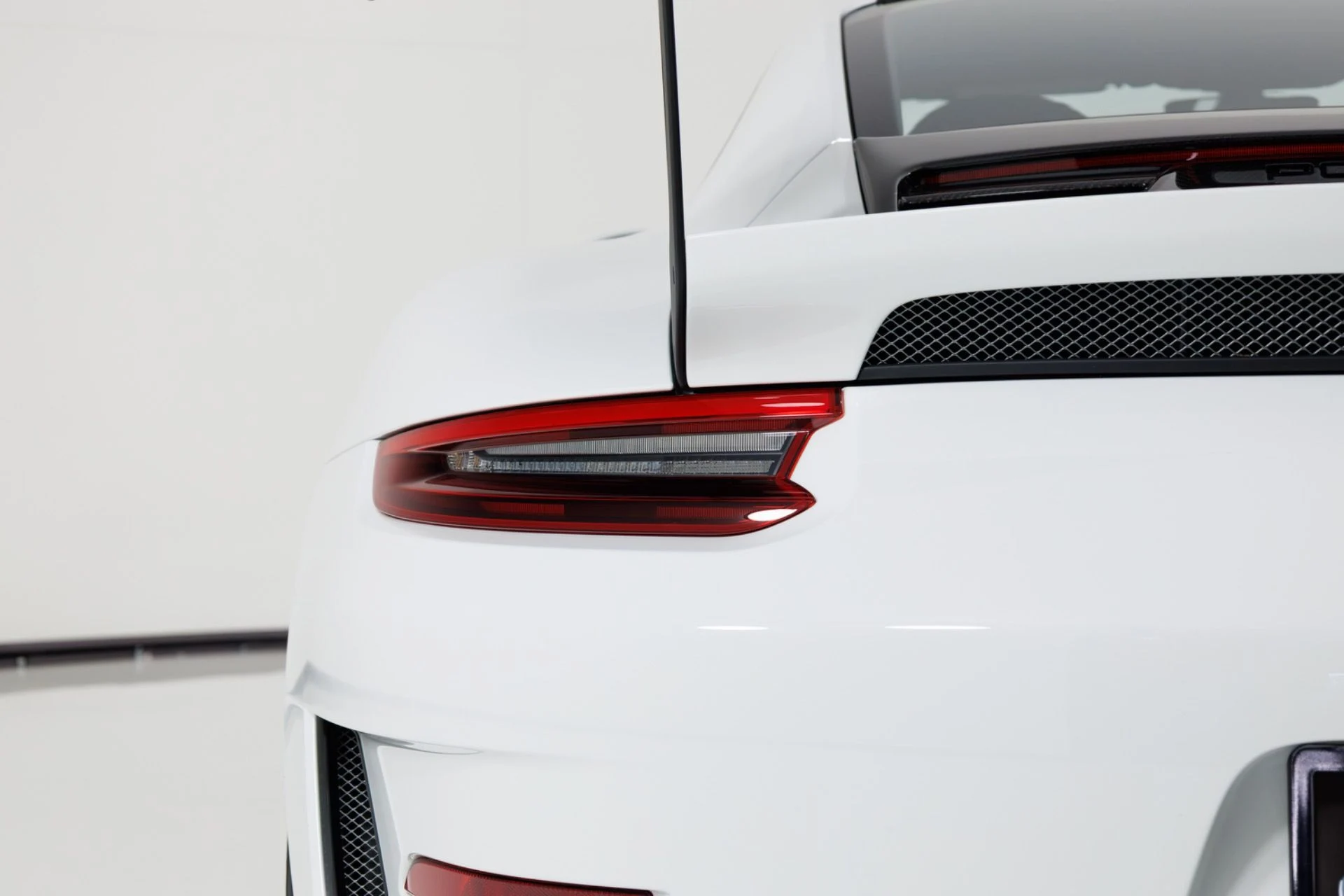 mph072_31197649_Used_2019_Porsche_911_GT_3_RS_1774651743_bb6b7b8d01