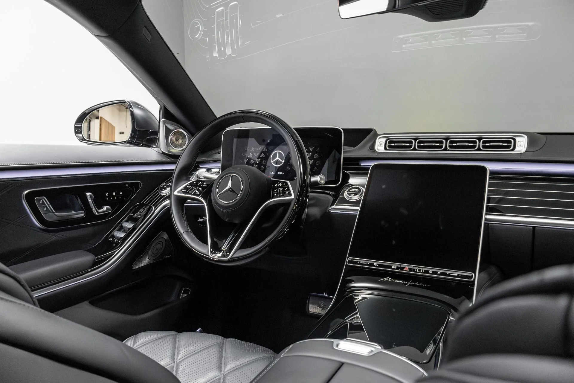 mph072_3161614978_Used_2024_Mercedes_Benz_S_Class_Maybach_S_680_4_MATIC_1764625509_51270bbde4