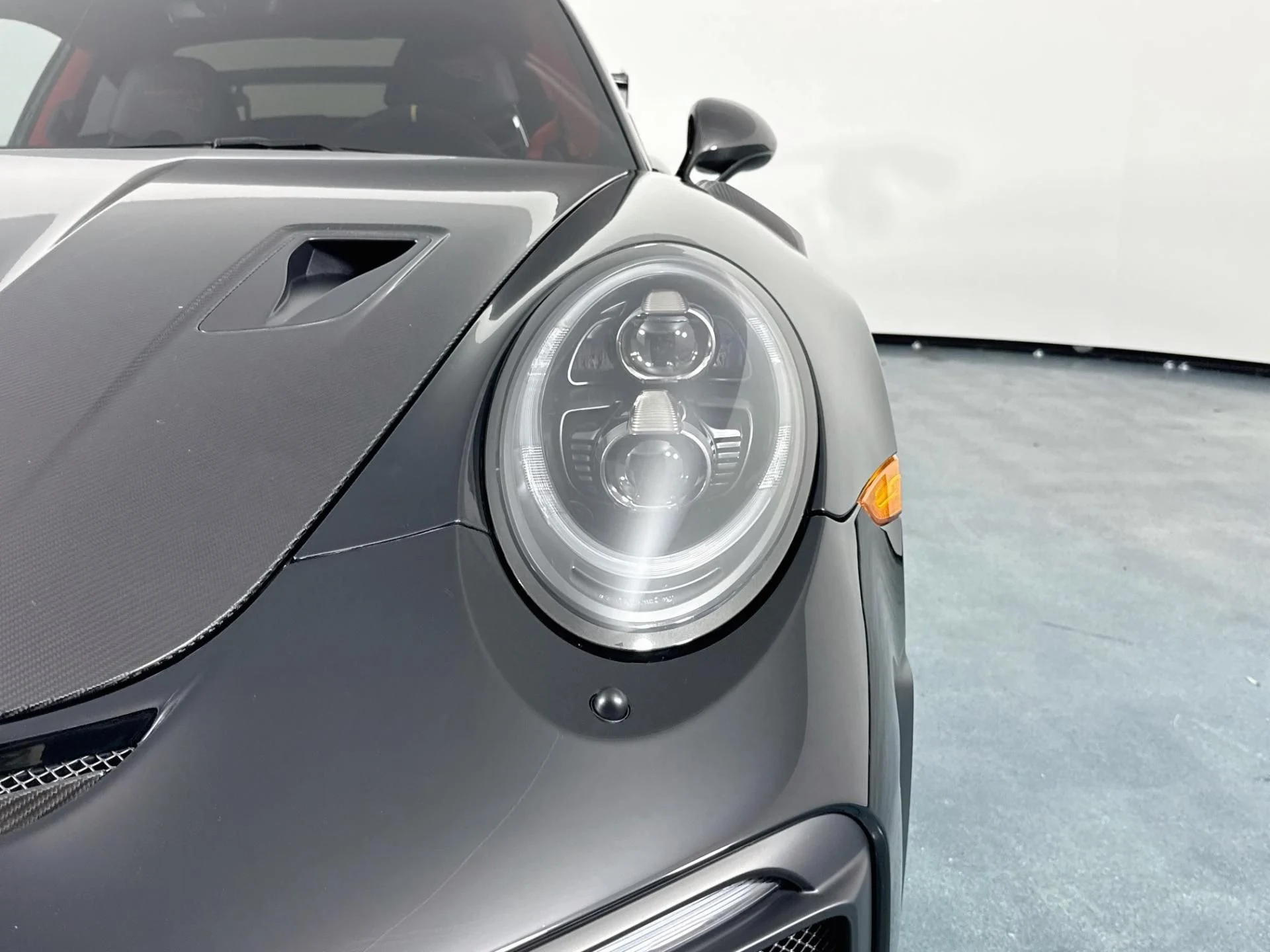 mph072_322444794_Used_2018_Porsche_911_GT_2_RS_1785886201_ff73977019