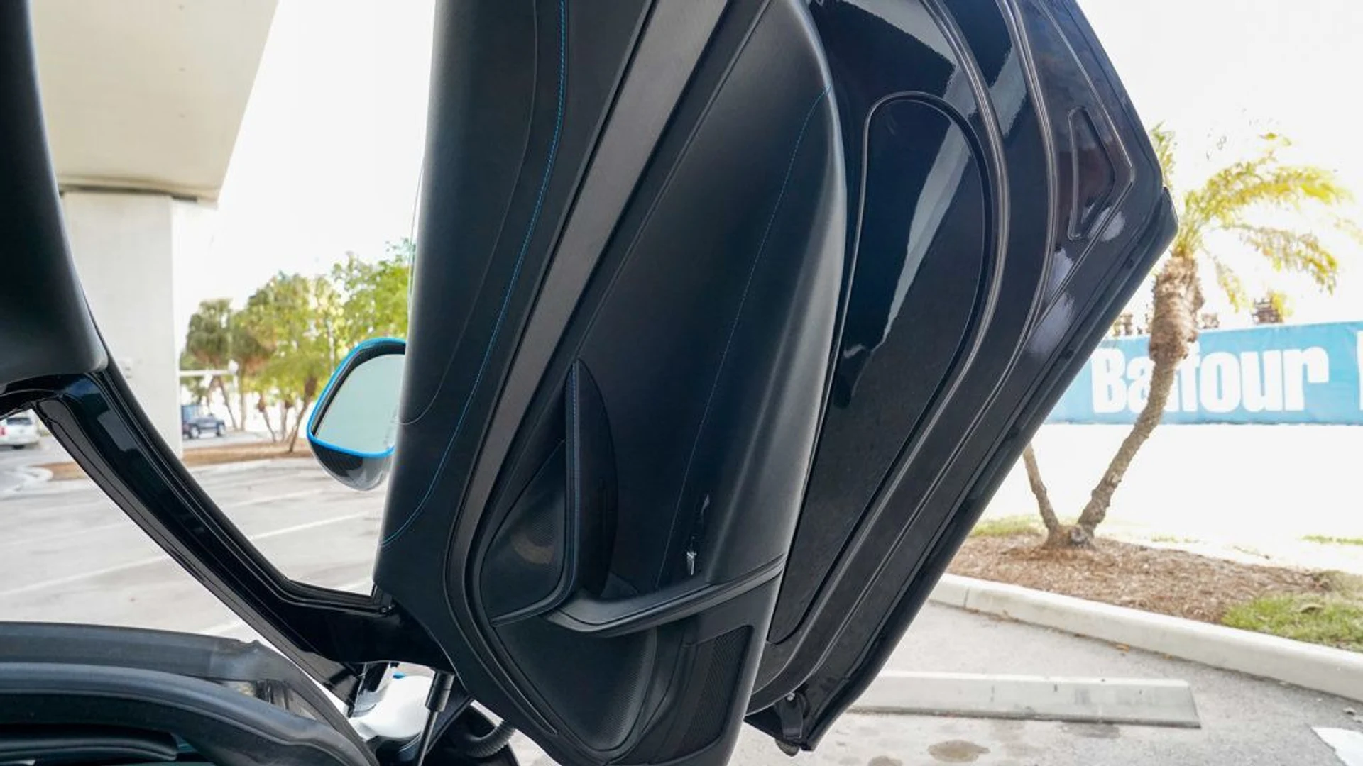 mph072_3271507778_used_2021_mclaren_765lt_coupe_14354_22828181_73_1024_738b29ae2e