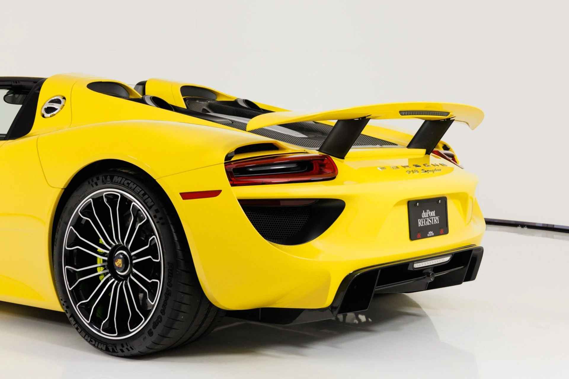 mph072_330785001_Used_2015_Porsche_918_Spyder_1789427648_332979325f