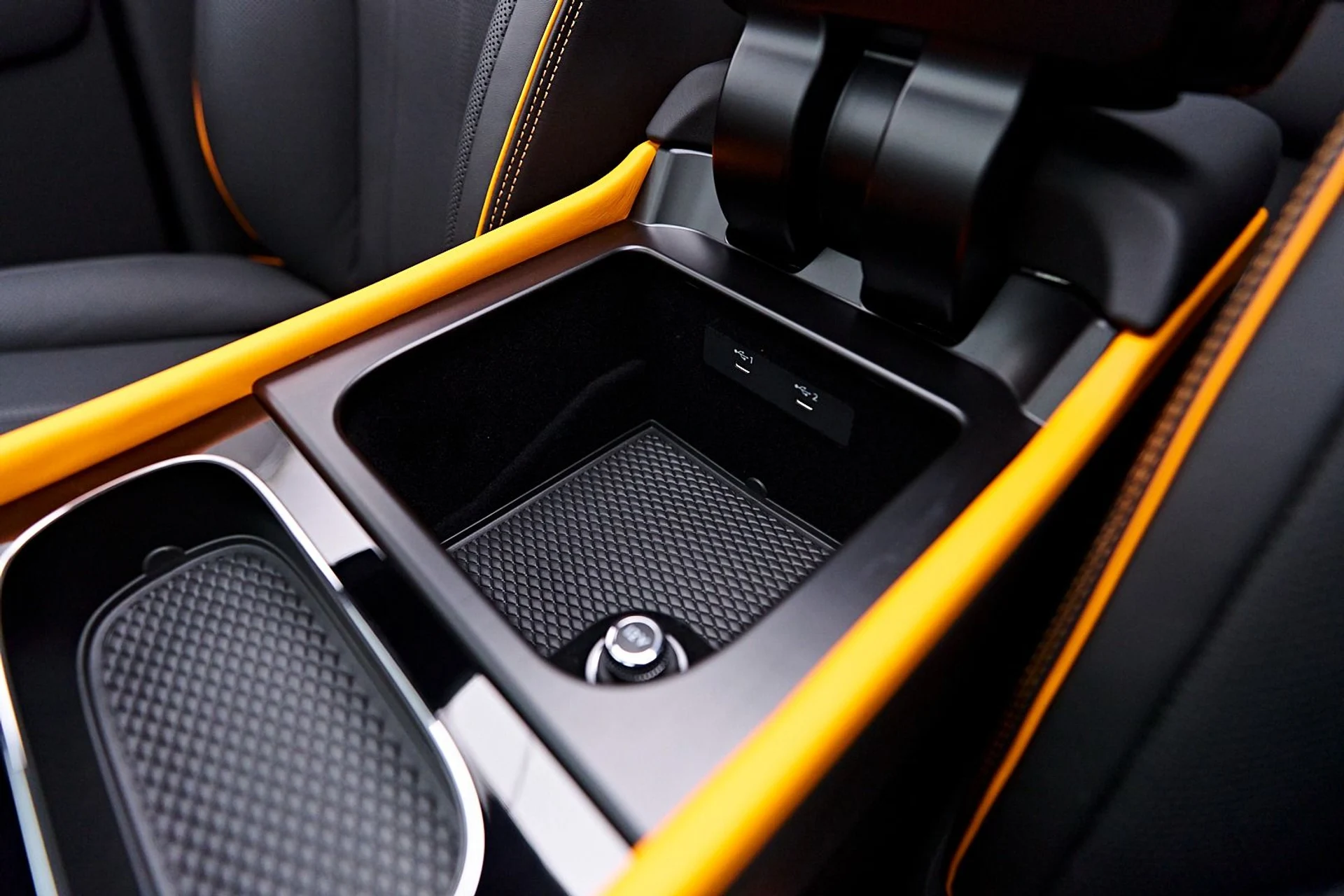 mph072_3416273350_Used_2025_Bentley_Bentayga_S_Black_Edition_1738363048_d93567c2cb