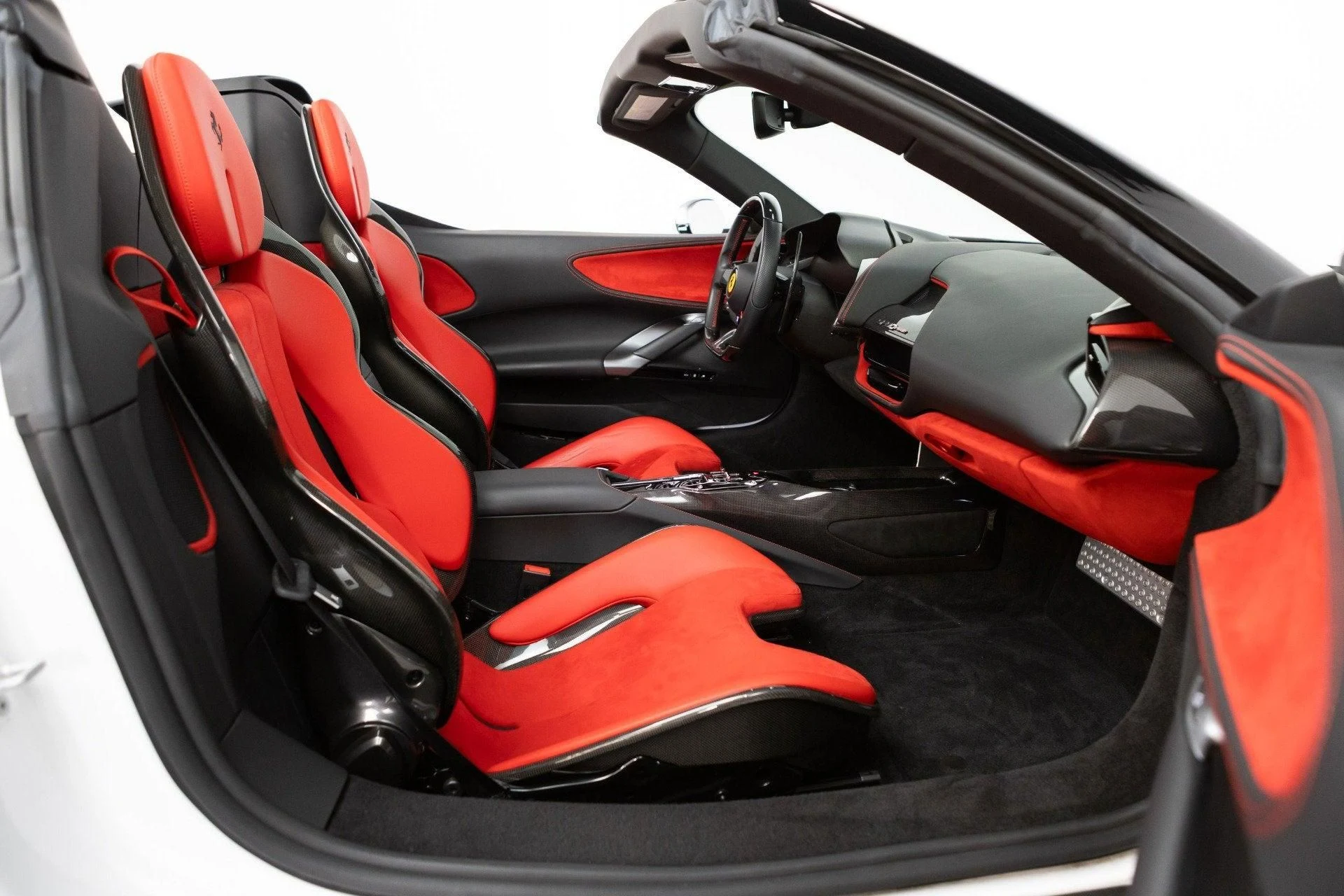 mph072_3426005320_Used_2022_Ferrari_SF_90_Spider_1777382789_feffe0920d