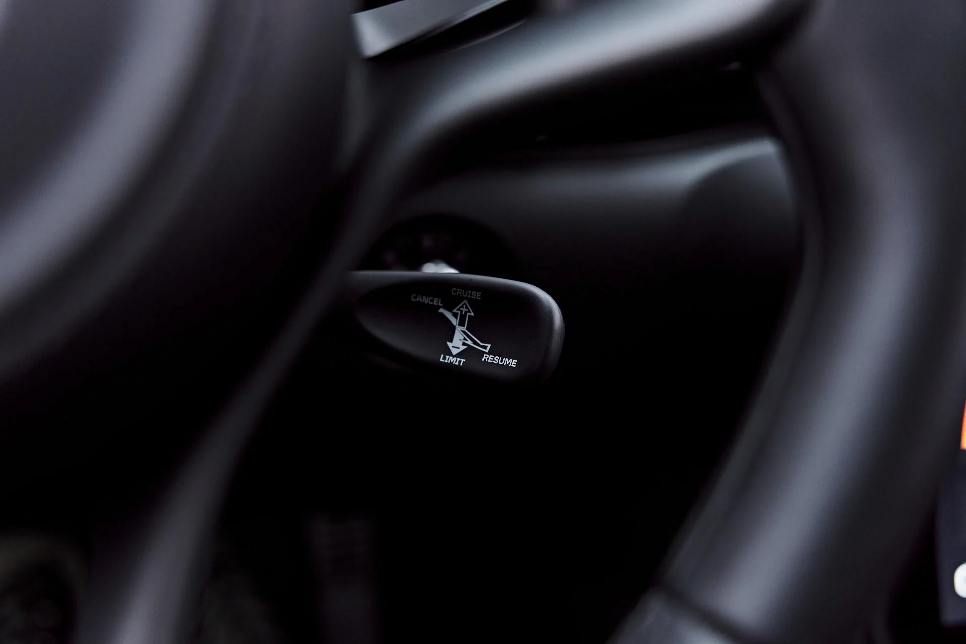 mph072_3453495775_Used_2026_Mc_Laren_Artura_Vision_1777507558_2cbff85329