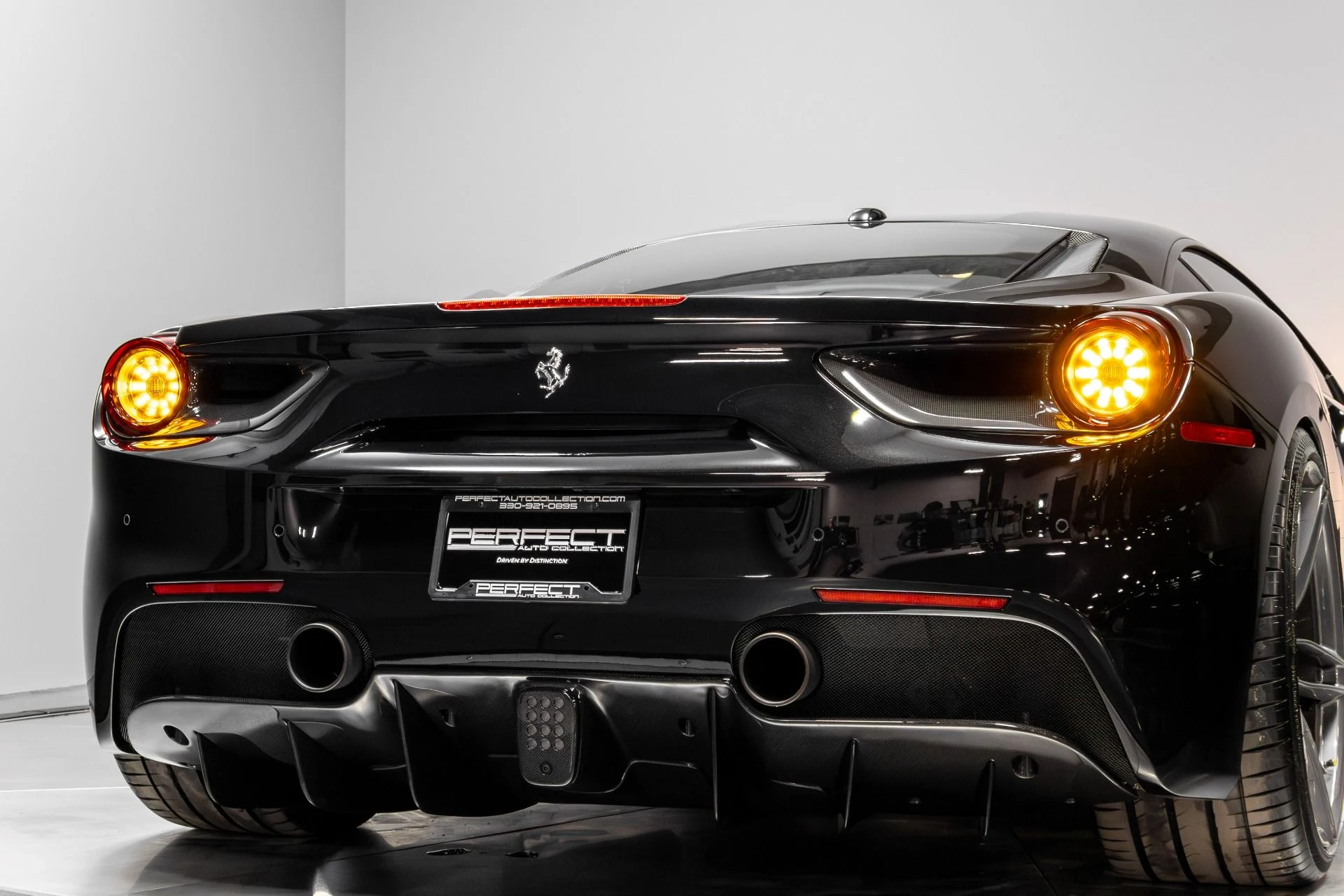 mph072_350141150_Used_2018_Ferrari_488_GTB_Base_1771040686_edfa012695