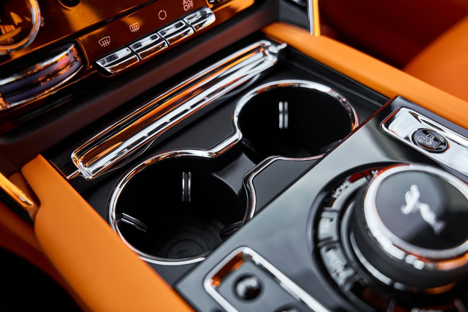 mph072_3543252418_Used_2025_Rolls_Royce_Cullinan_1766456731_e9fa9ede41