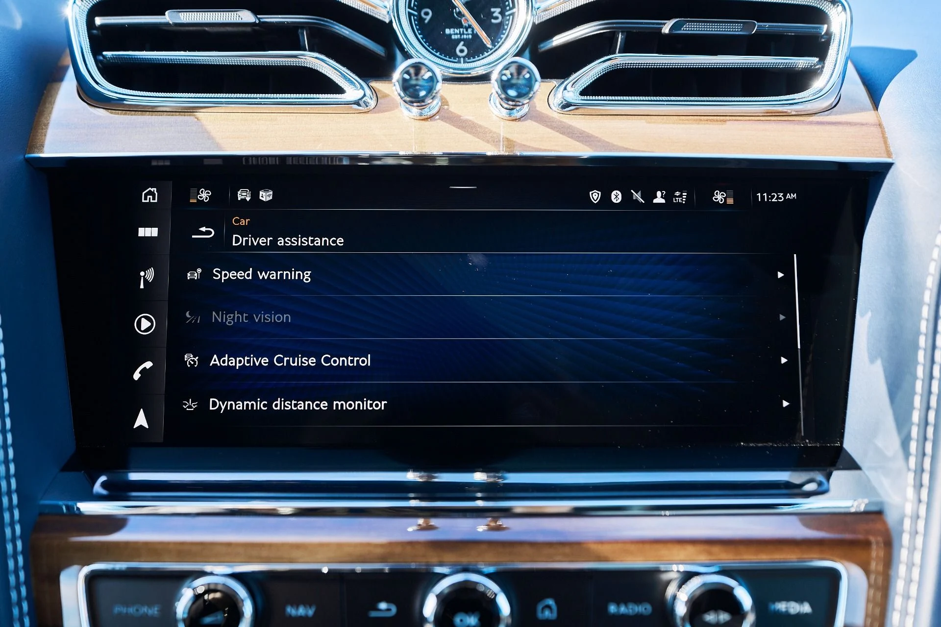 mph072_3548512436_Used_2021_Bentley_Bentayga_V8_1764209096_a7e4f34397