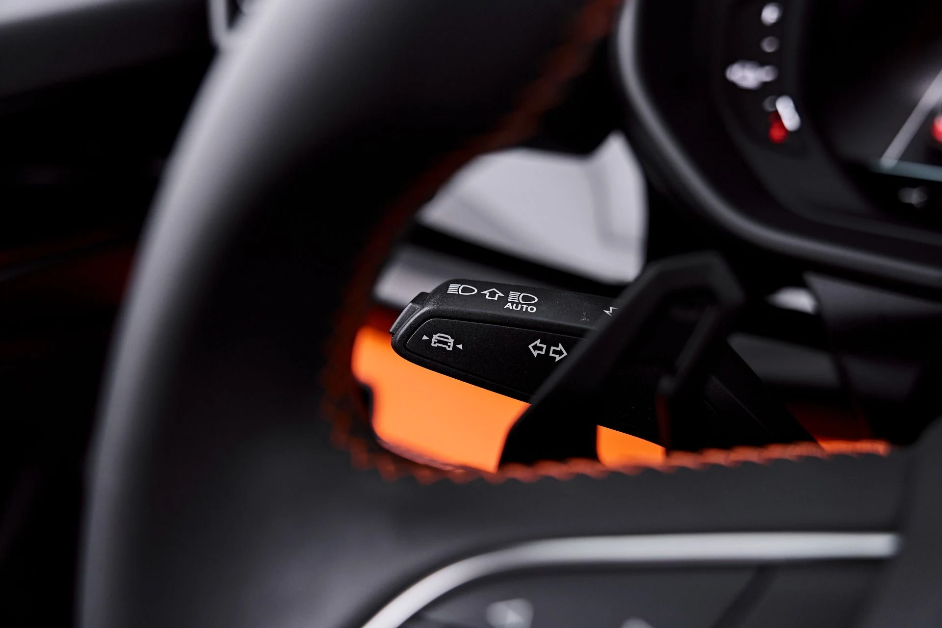 mph072_3626177702_Used_2025_Lamborghini_Urus_SE_1788282779_b80a522a65