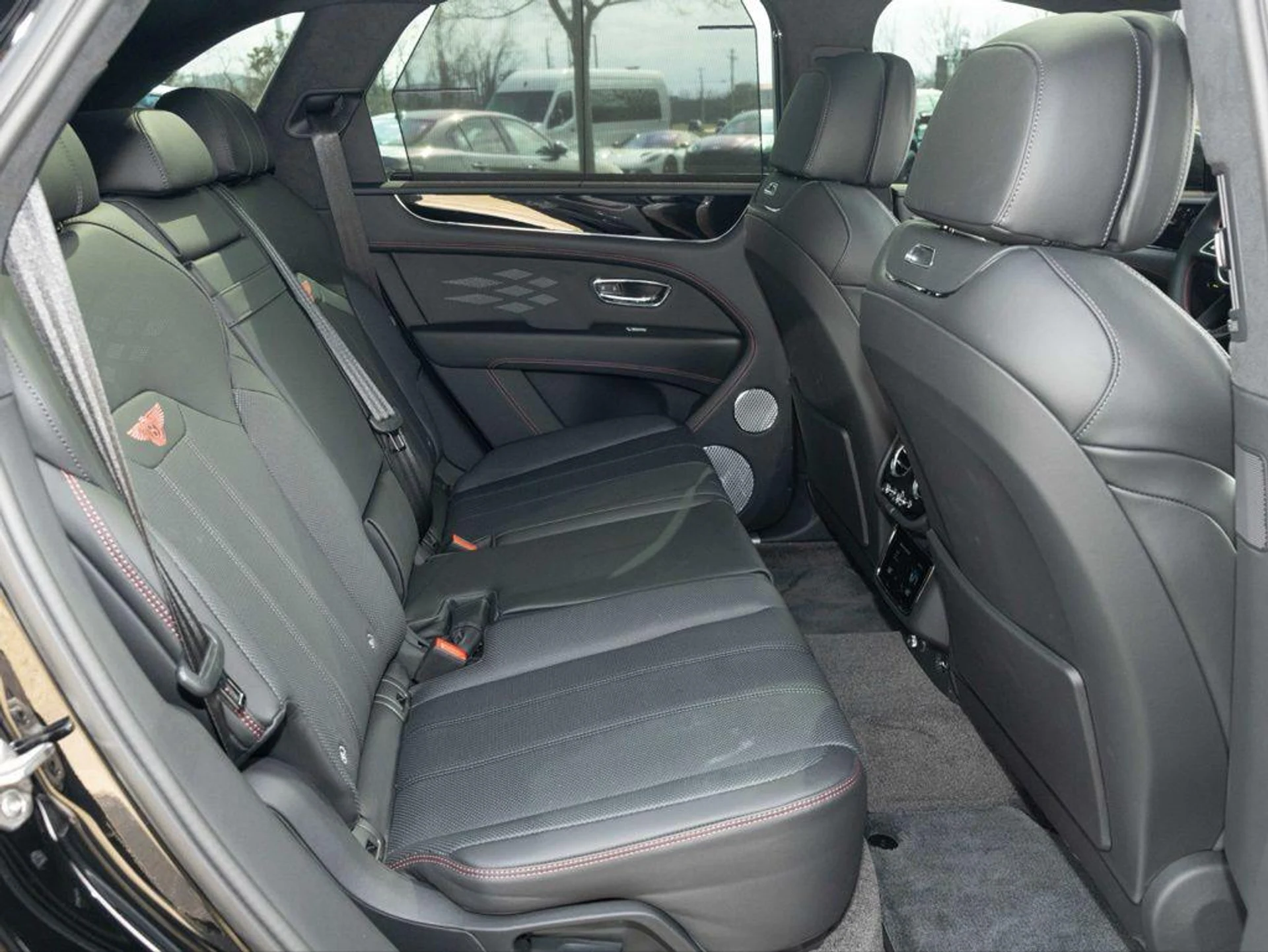 mph072_3696945471_497104613_69a1b7321e5607789028c3fa_dd13e031e1