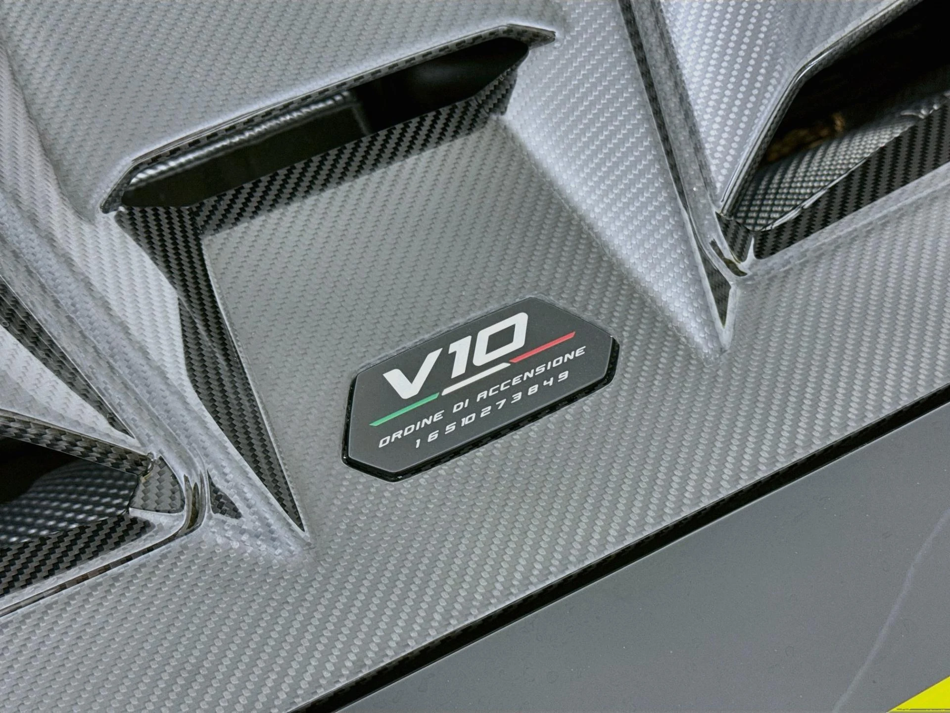 mph072_3825975342_Used_2023_Lamborghini_Huracan_Tecnica_1793401552_07c1f6bfd5