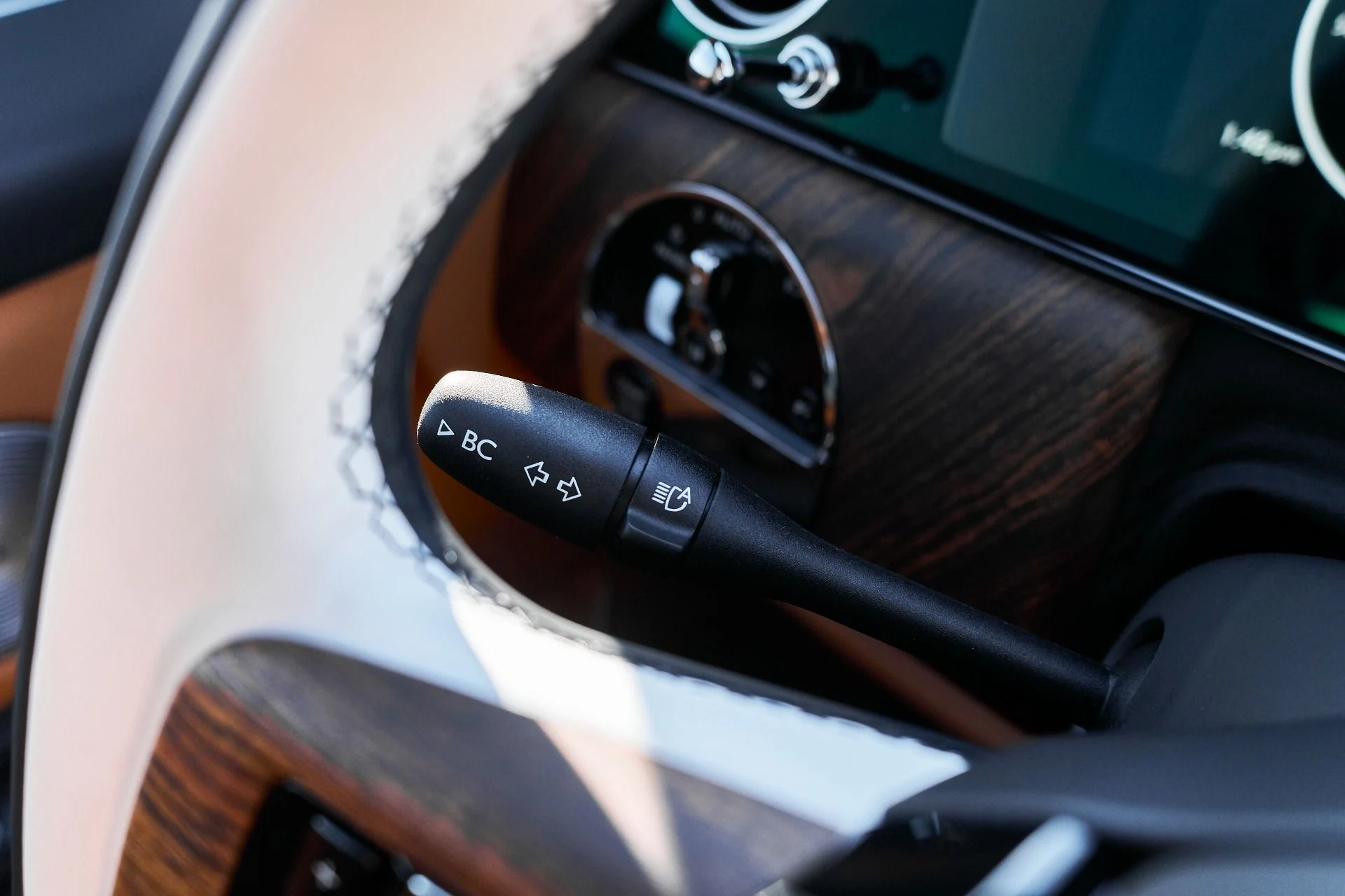 mph072_3841518654_Used_2025_Rolls_Royce_Cullinan_Base_1766020501_693089ff38