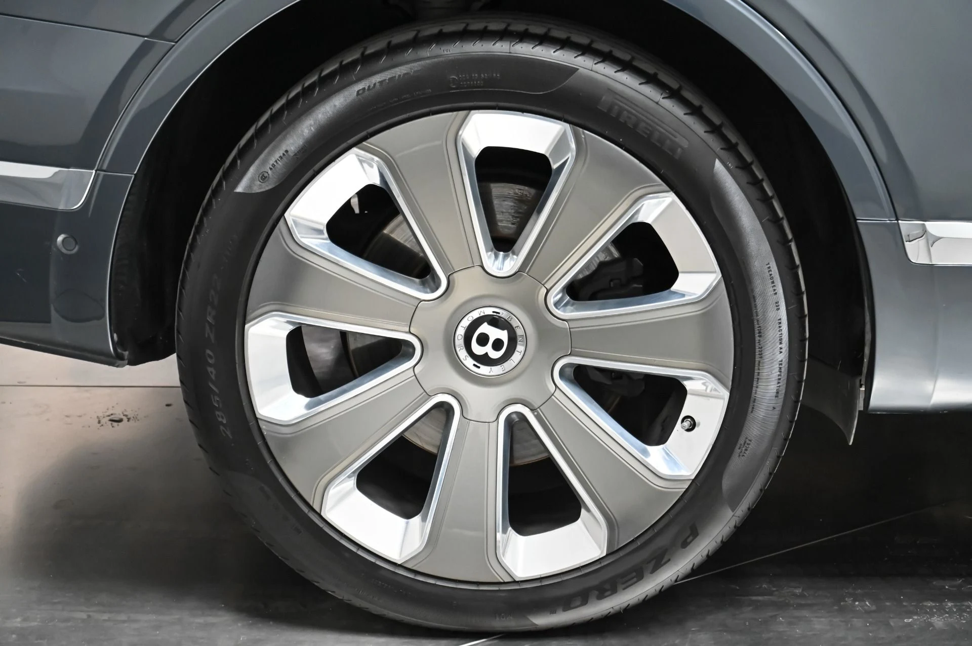 mph072_3892429030_Used_2018_Bentley_Bentayga_Mulliner_1757711699_c0886a274d