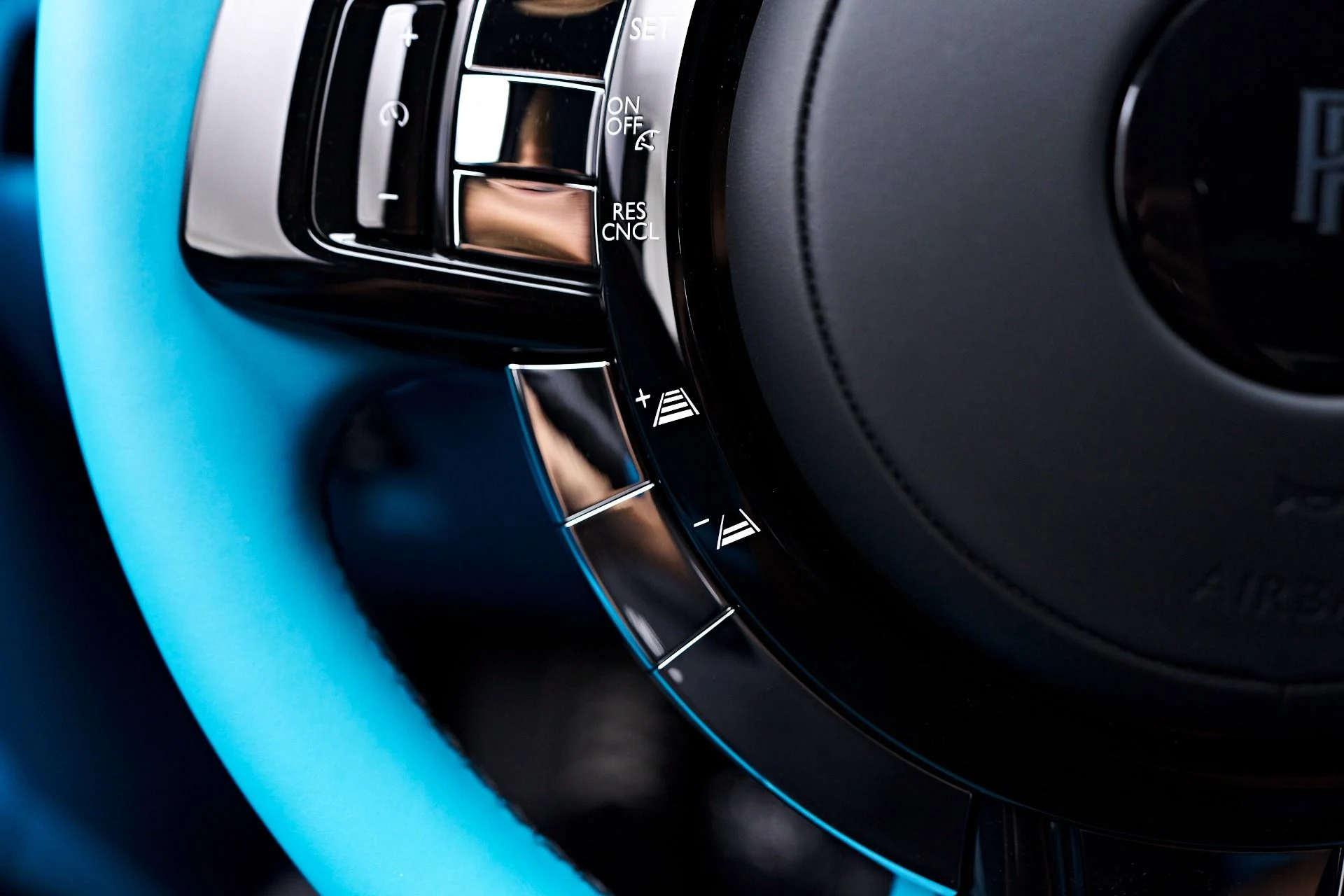 mph072_396555402_Used_2024_Rolls_Royce_Ghost_Base_1755131984_6521f86803