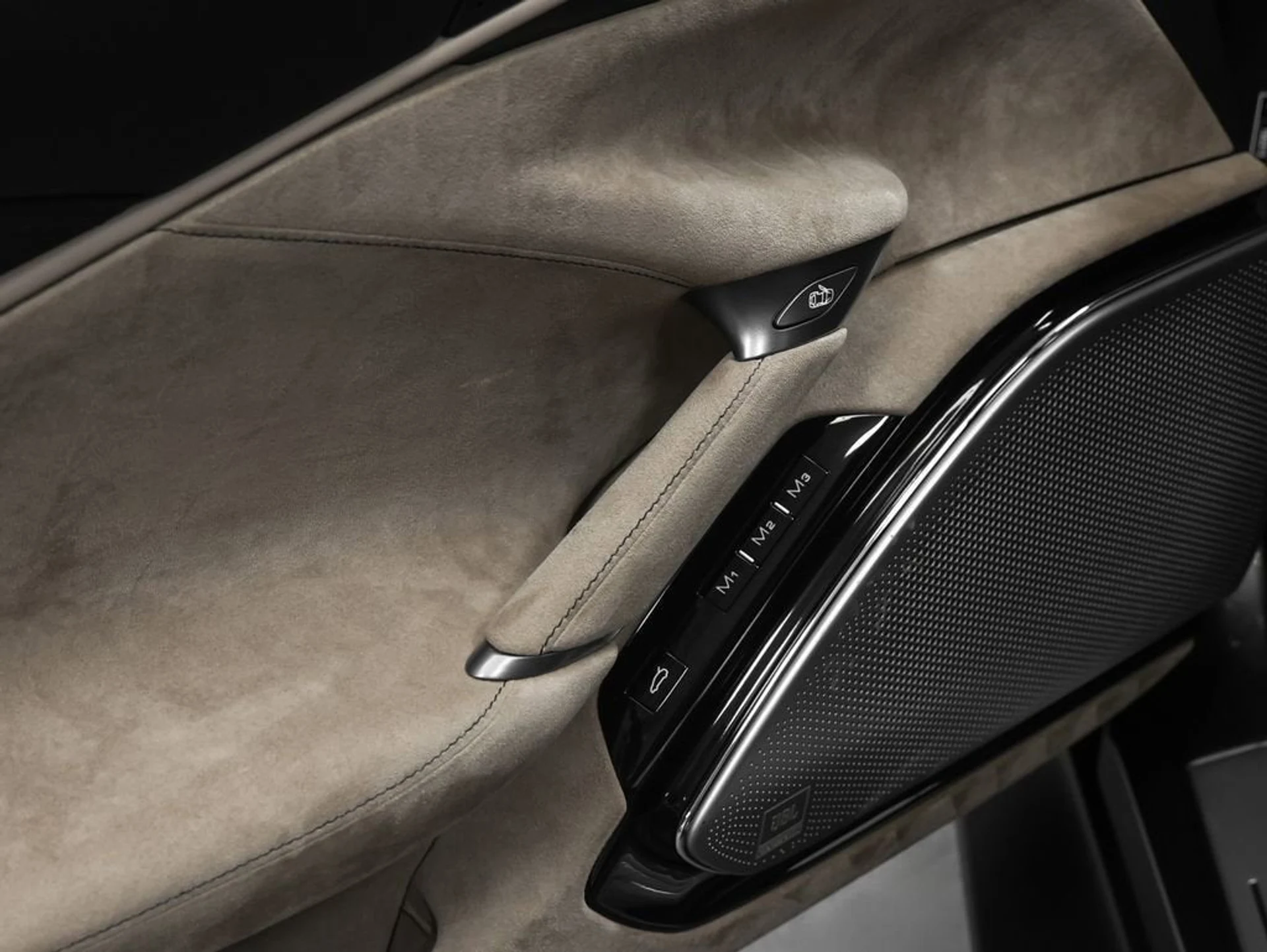 mph072_4000336239_73_f19f82d767