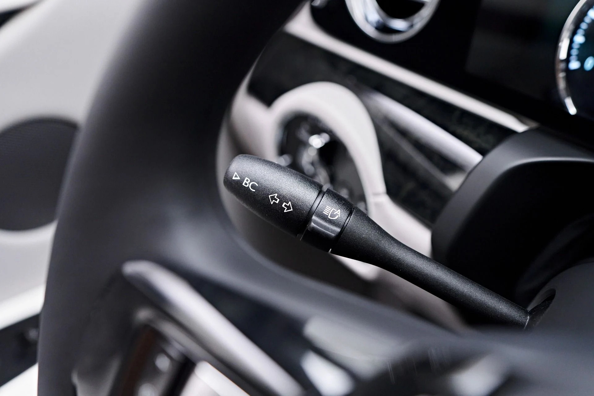 mph072_4117619930_Used_2024_Rolls_Royce_Ghost_Base_1752169894_b7a51865d5