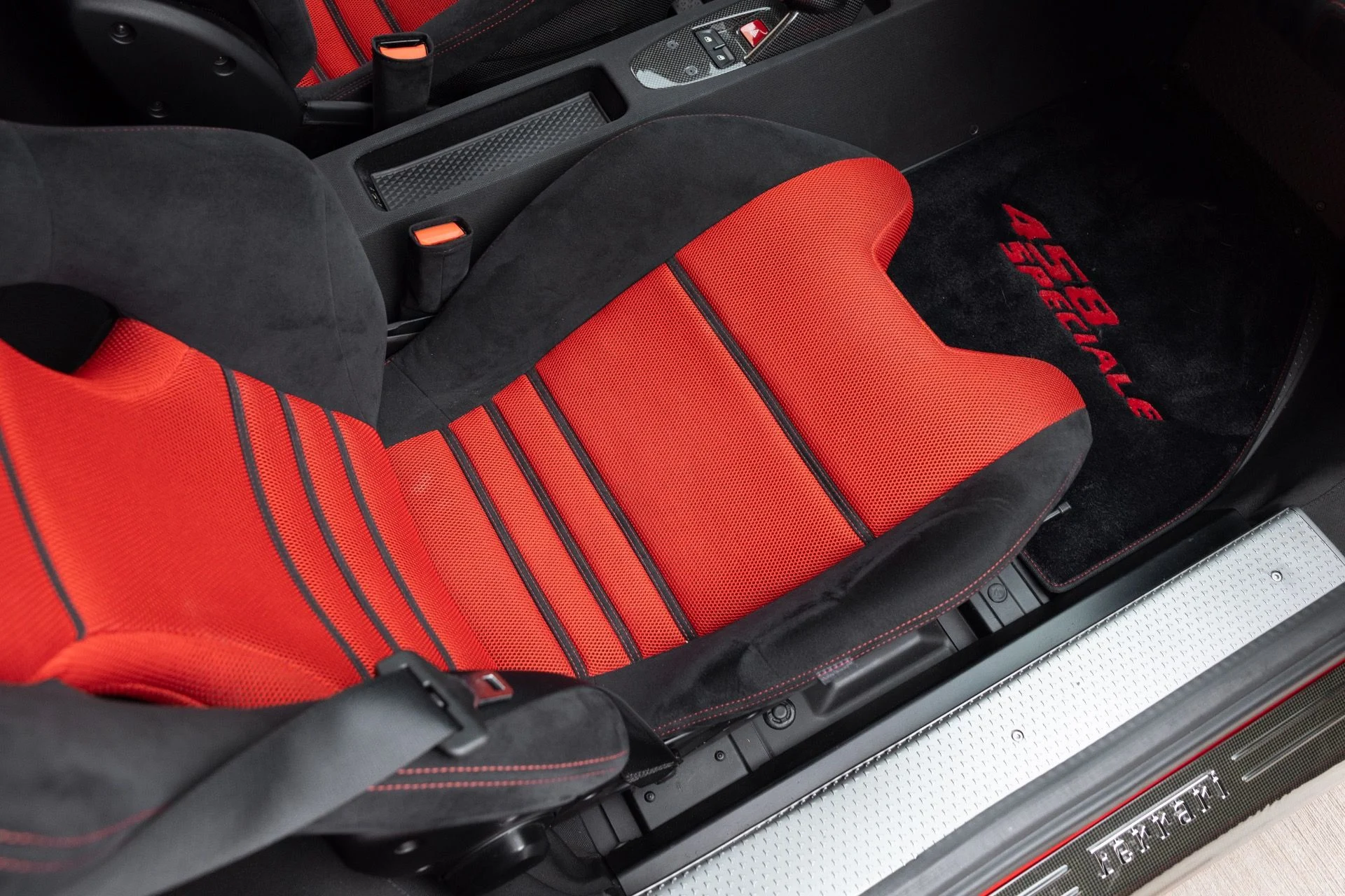 mph072_4148590540_Used_2014_Ferrari_458_Speciale_1781299592_390bae479b