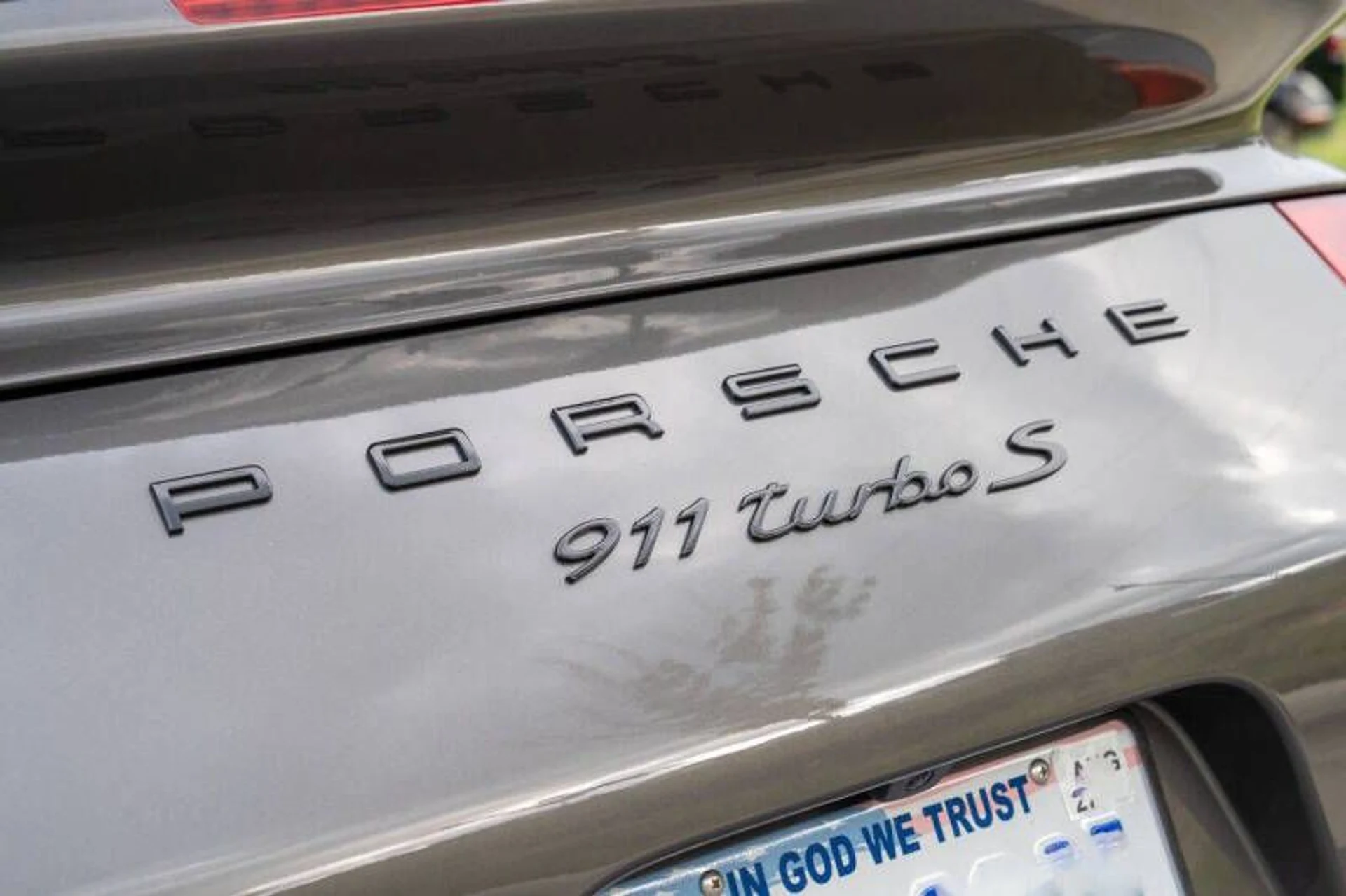 mph072_4154081735_2016_porsche_911_turbo_s_awd_2dr_coupe_64de1d2518