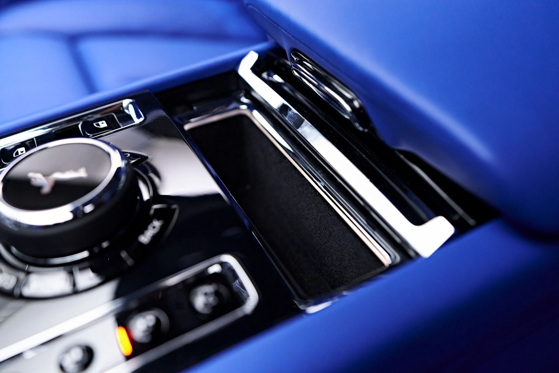 mph072_4266420041_Used_2024_Rolls_Royce_Ghost_Base_1757190865_82deaa7f3f