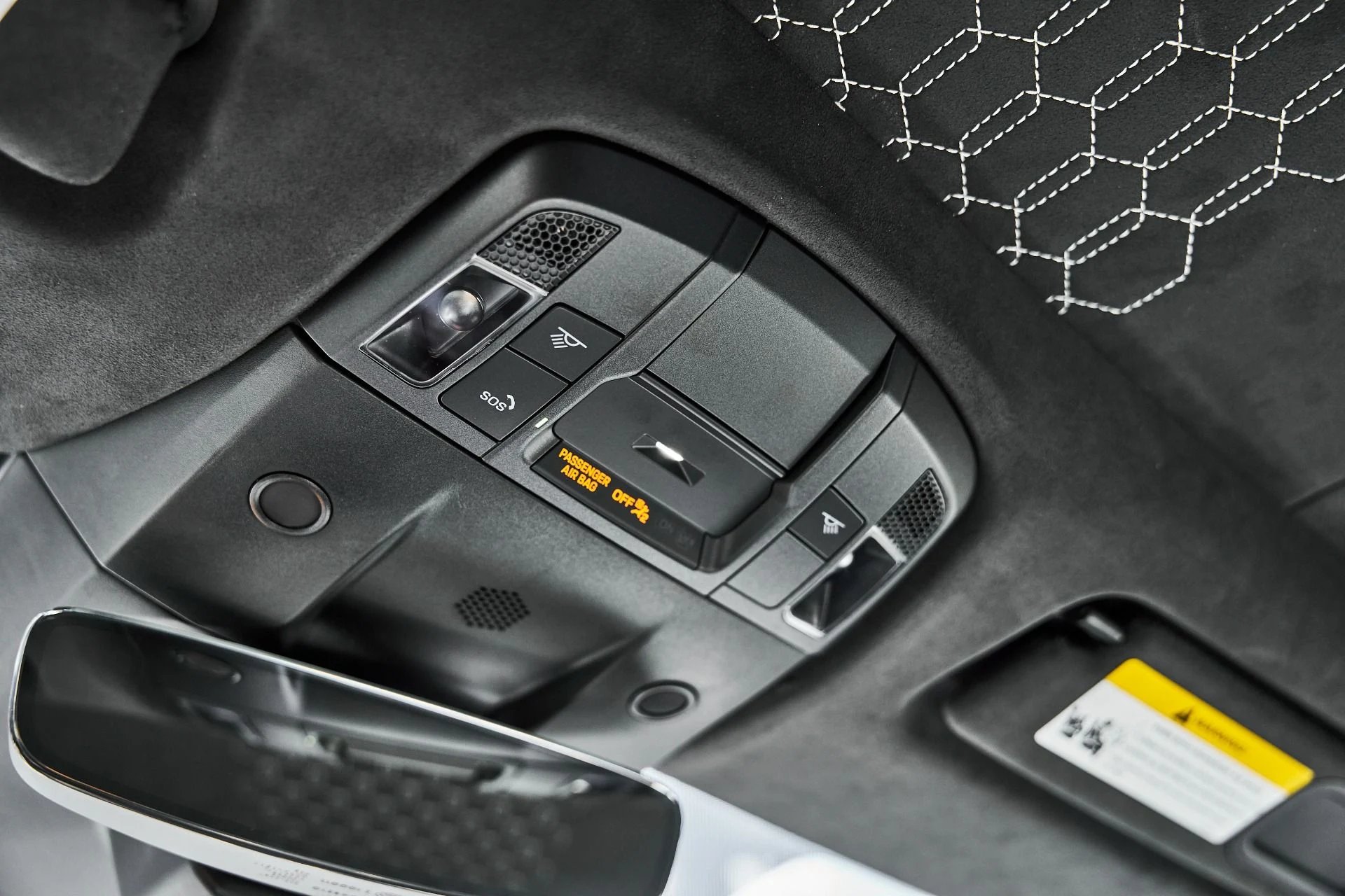 mph072_441851422_Used_2026_Lamborghini_Revuelto_Base_1777078464_22985b286a