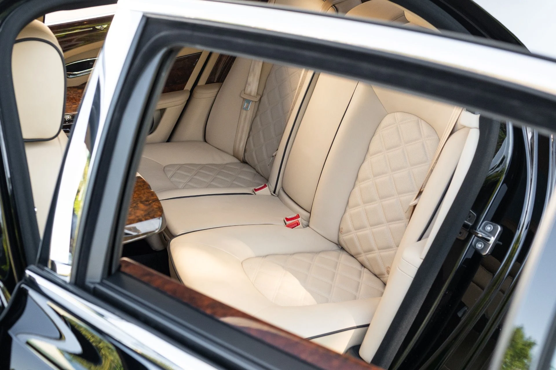 mph072_452694968_Used_2014_Bentley_Mulsanne_1774576298_1fb67fe4cc