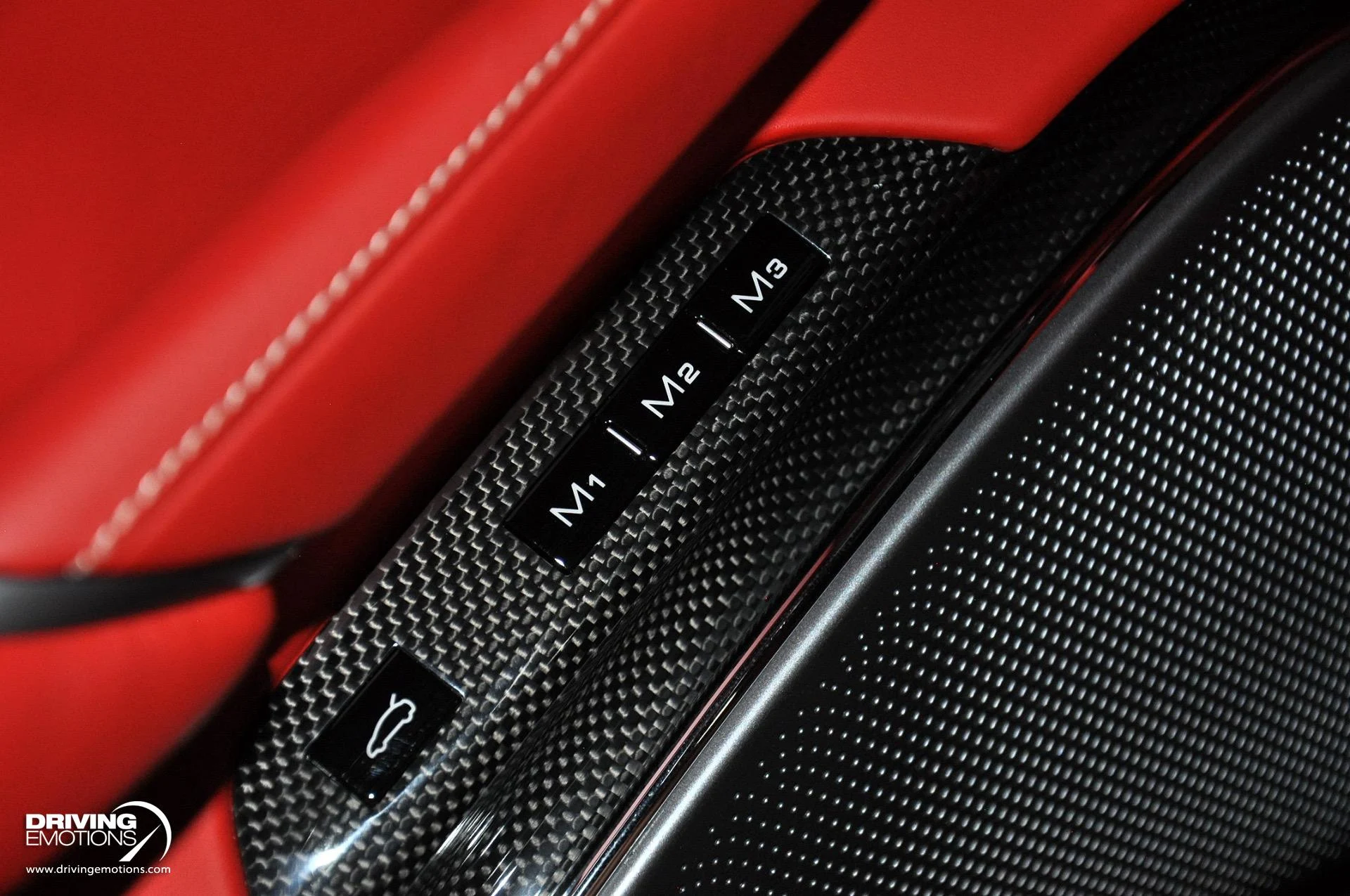 mph072_473779907_882_p73_l_7b8805f05d