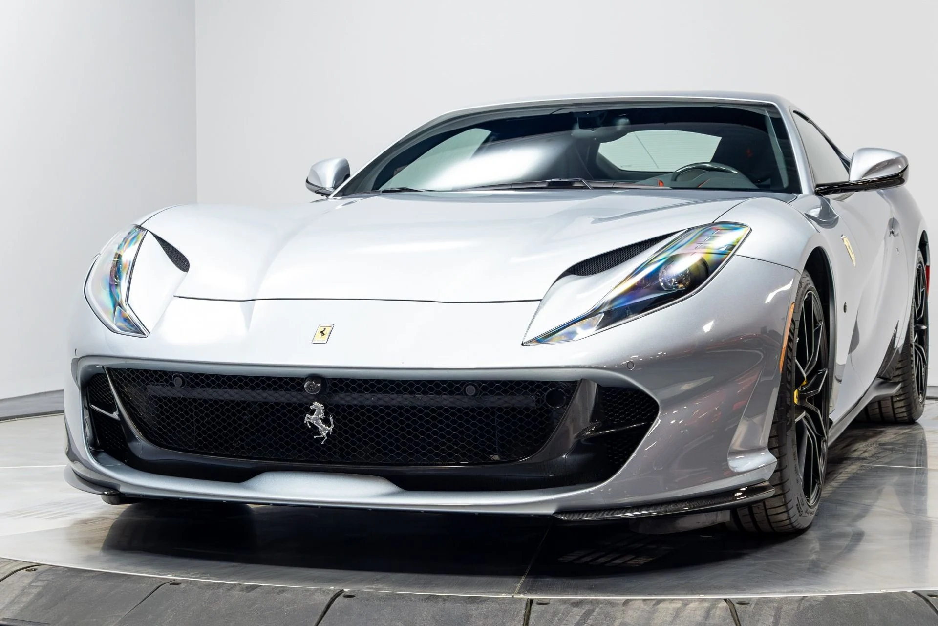 mph072_54631464_Used_2018_Ferrari_812_Superfast_1777416678_464a268916