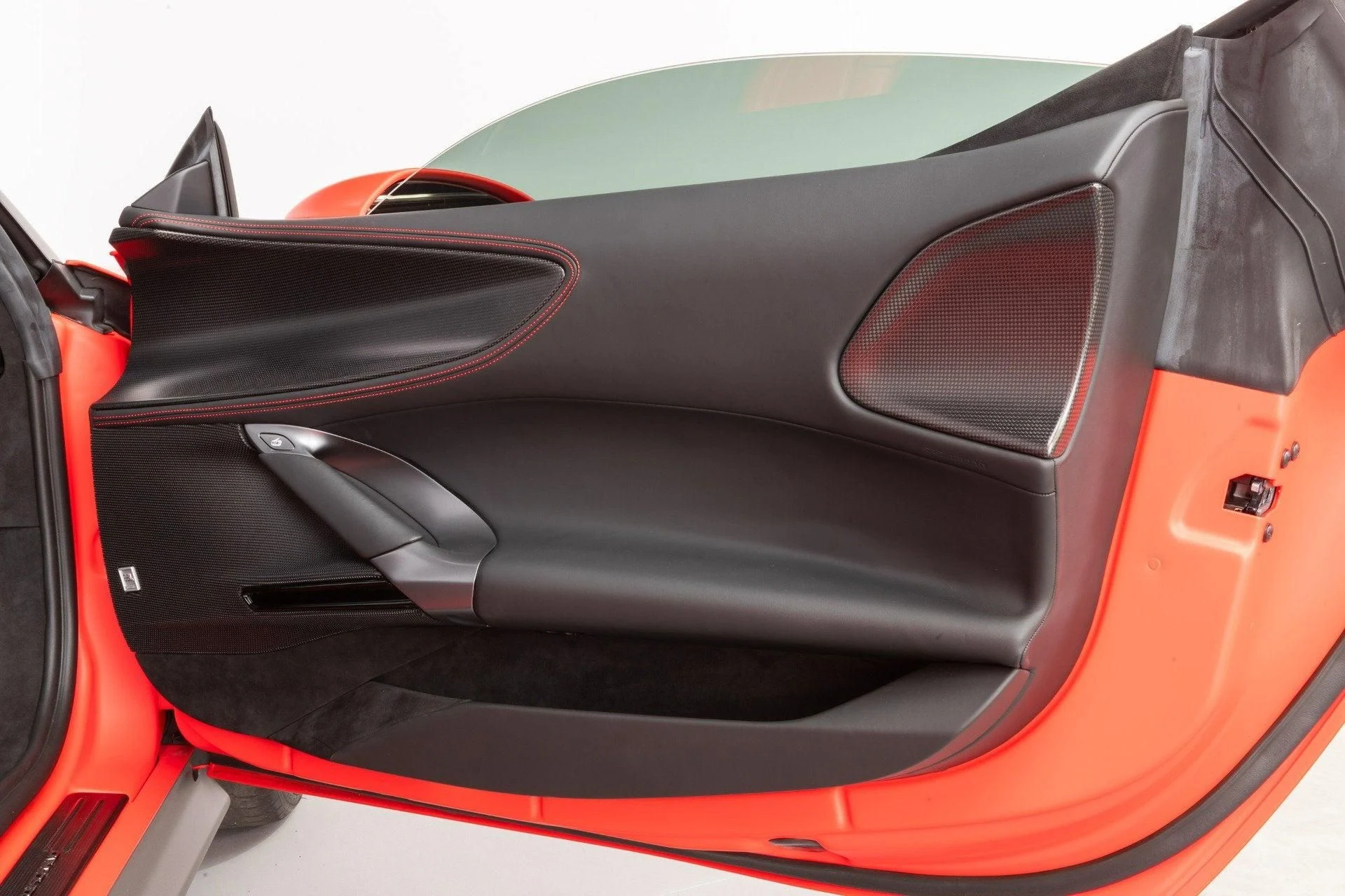 mph072_560175696_Used_2022_Ferrari_SF_90_Spider_1777367644_c849db553b