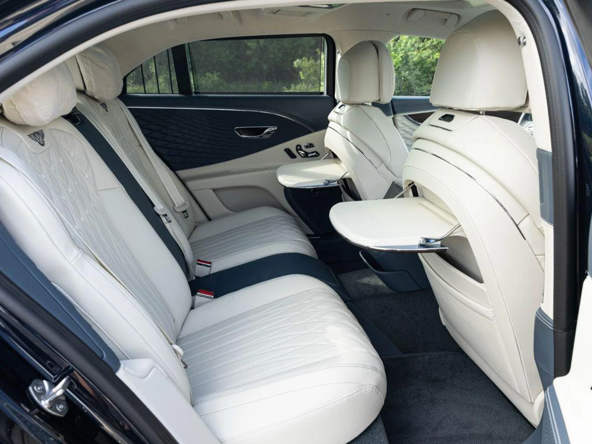 mph072_565729704_515382885_69f3604d087c98a25cbbb48c_0003a1b616