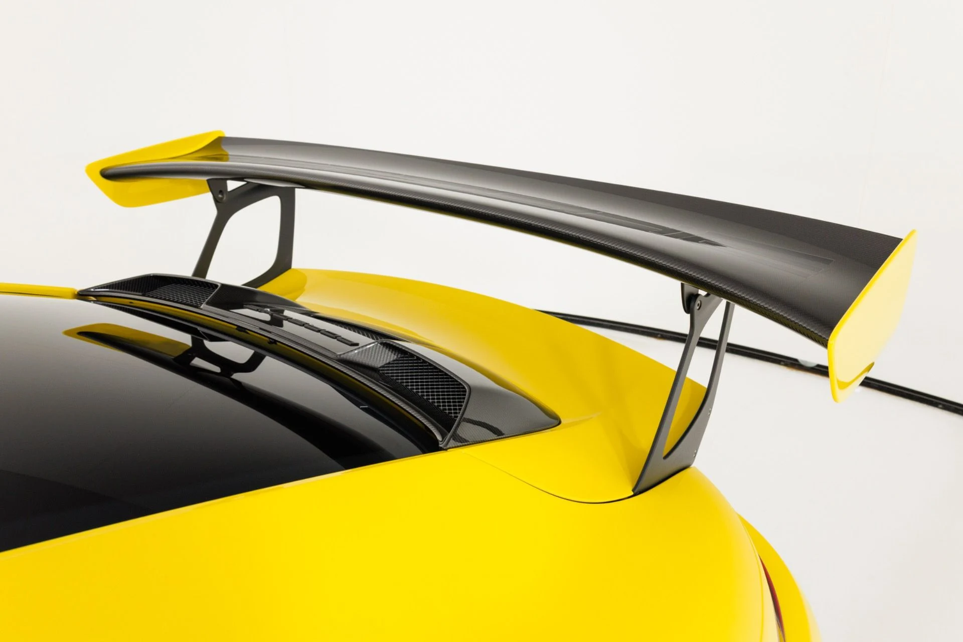 mph072_576263623_Used_2018_Porsche_911_GT_2_RS_1787778698_0d9a6a0bbe