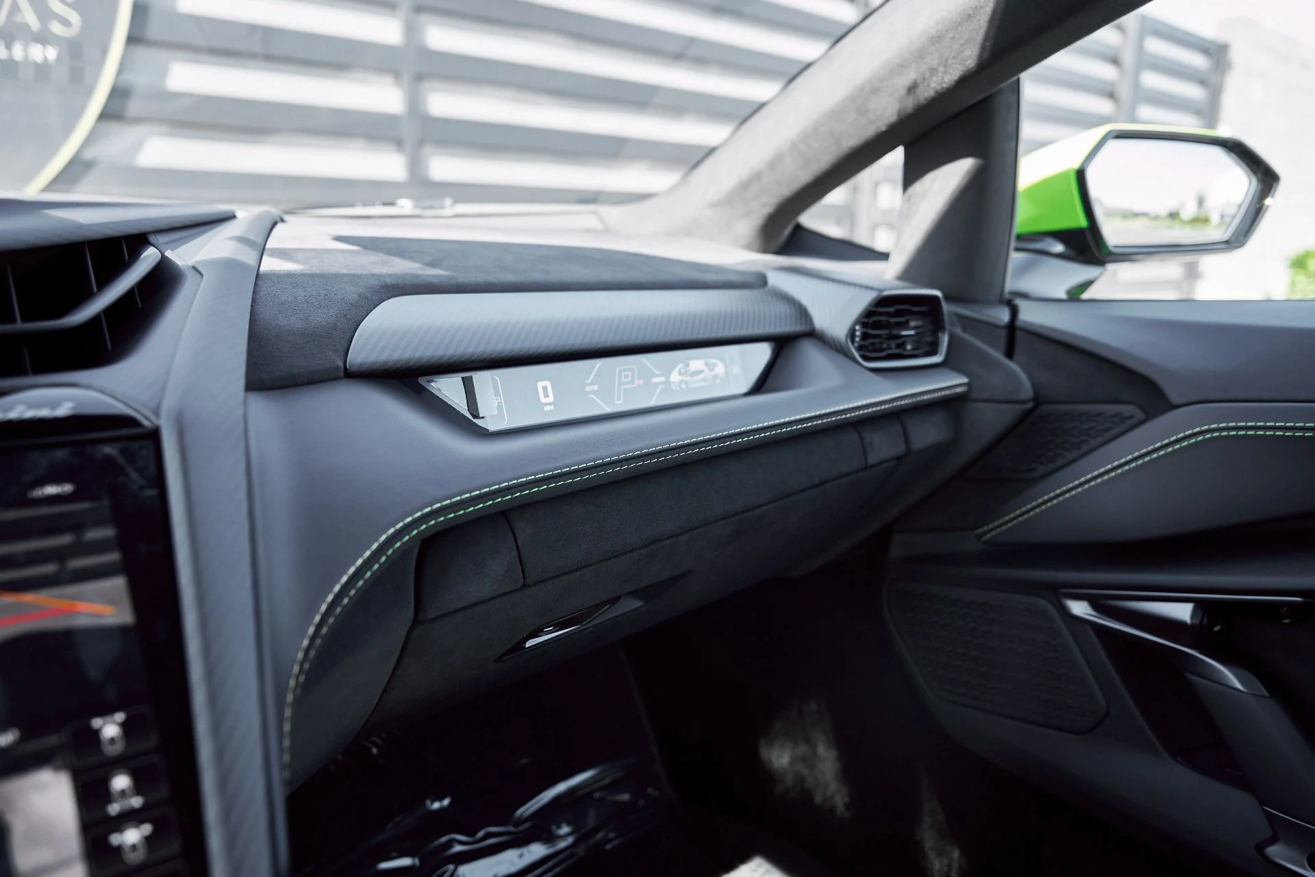 mph072_582410853_Used_2025_Lamborghini_Revuelto_Base_1769824562_f21ea494bc