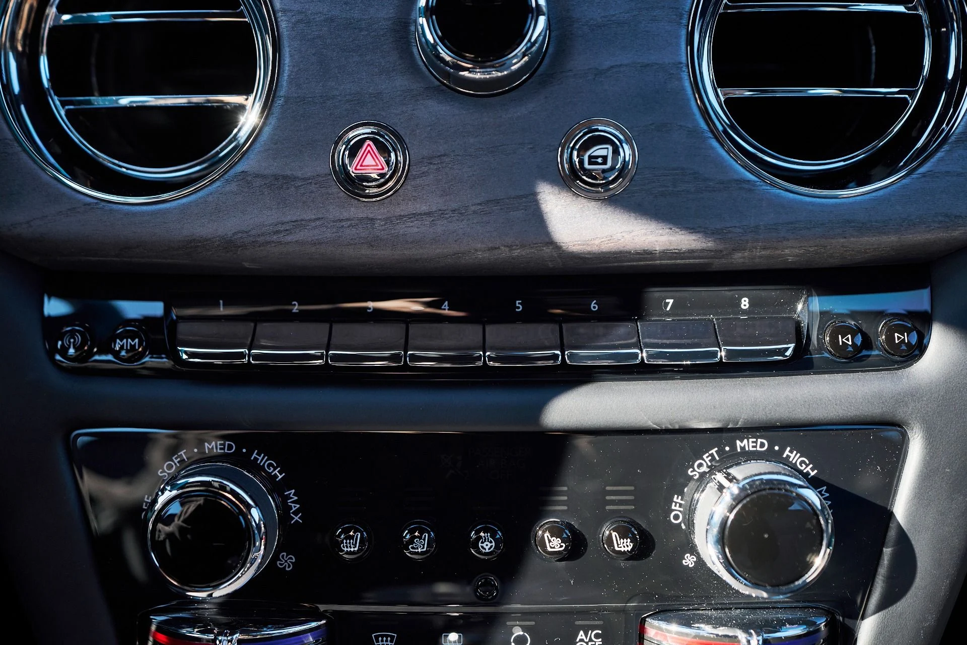 mph072_652215493_Used_2025_Rolls_Royce_Ghost_Base_1765592299_09f9b6c721