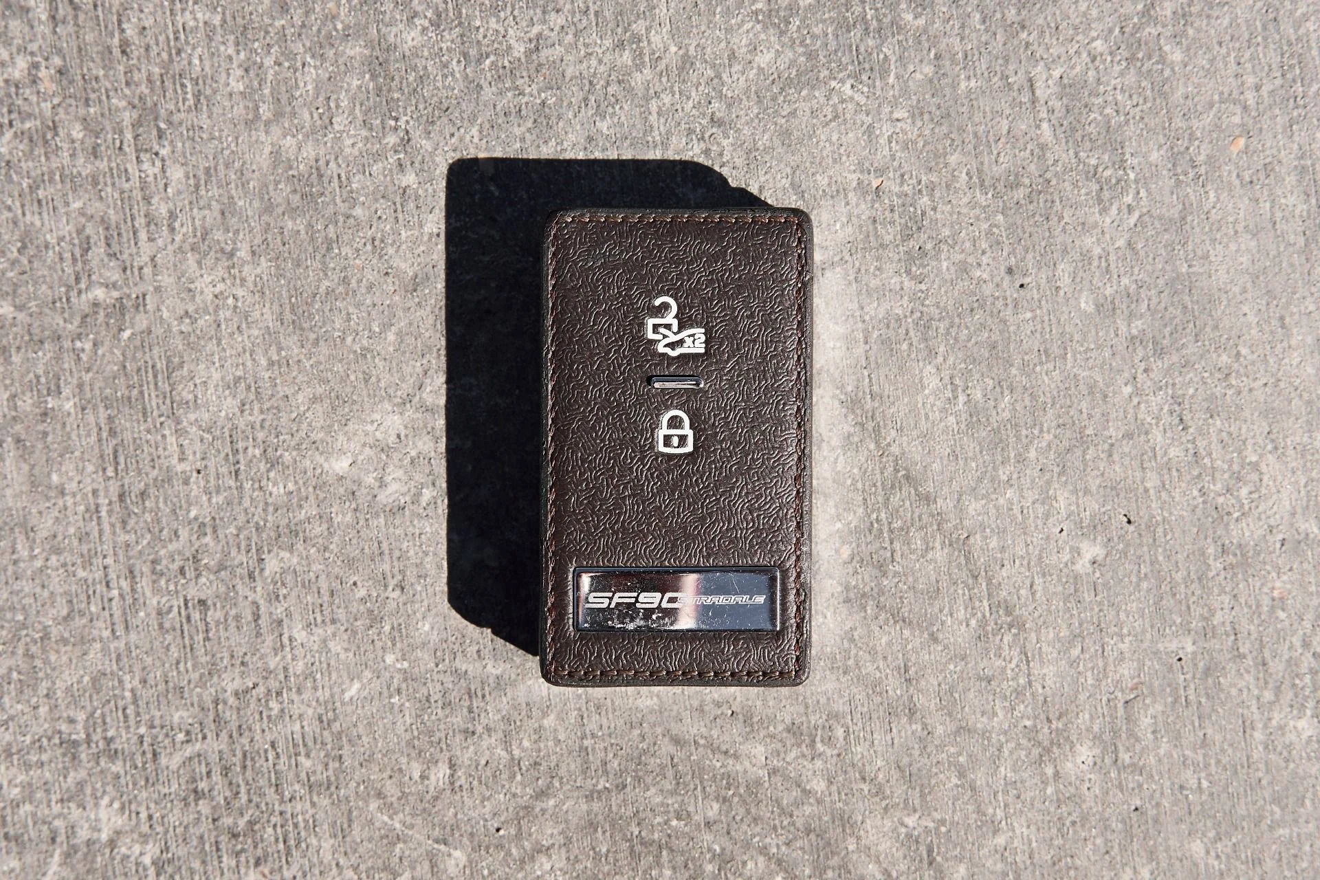 mph072_668237746_Used_2022_Ferrari_SF_90_Stradale_Base_1760227068_603977fcc8