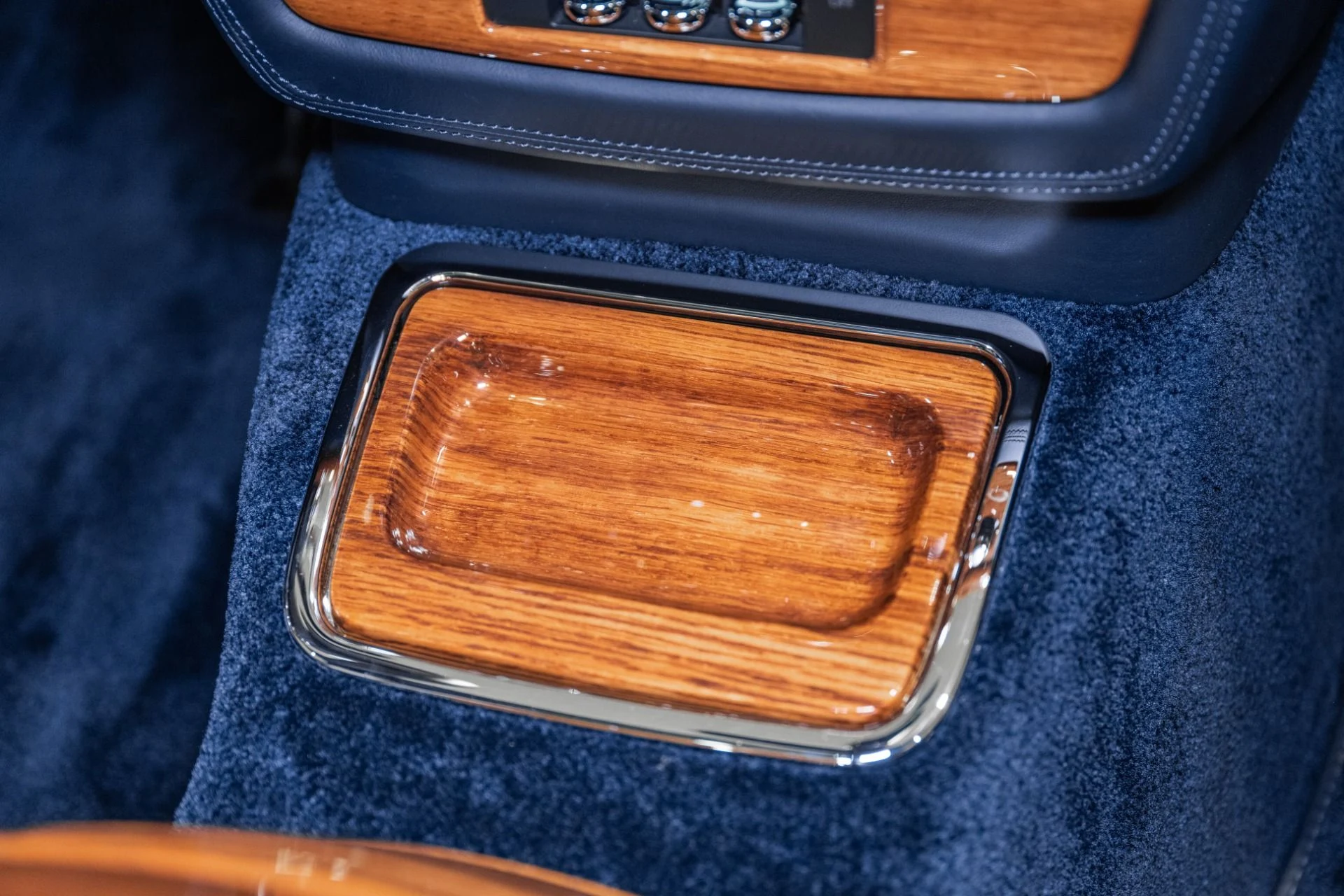 mph072_697991080_Used_2011_Rolls_Royce_Phantom_1782236449_35076c9c14