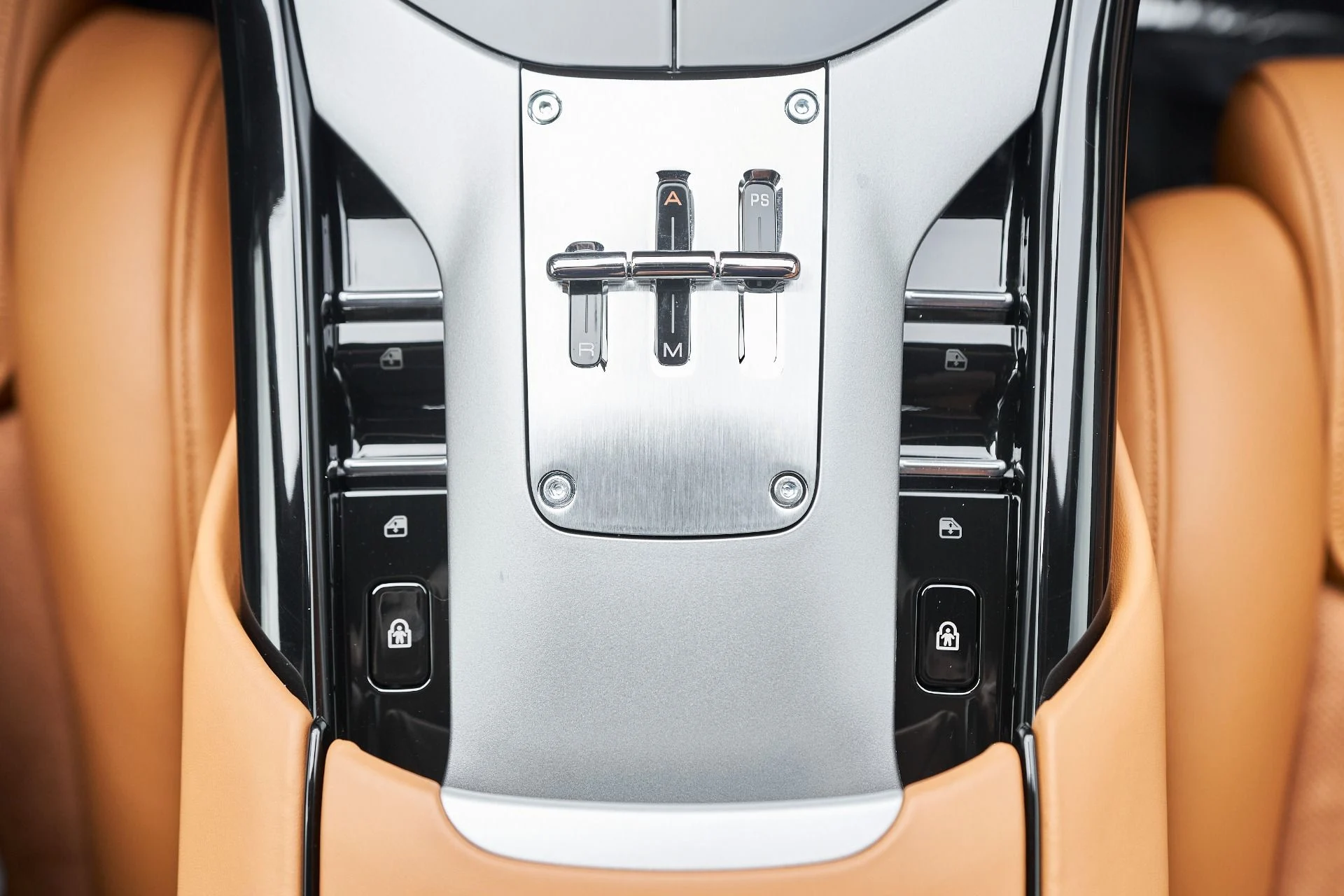 mph072_778601054_Used_2025_Ferrari_Purosangue_1762993306_2880cc6f98