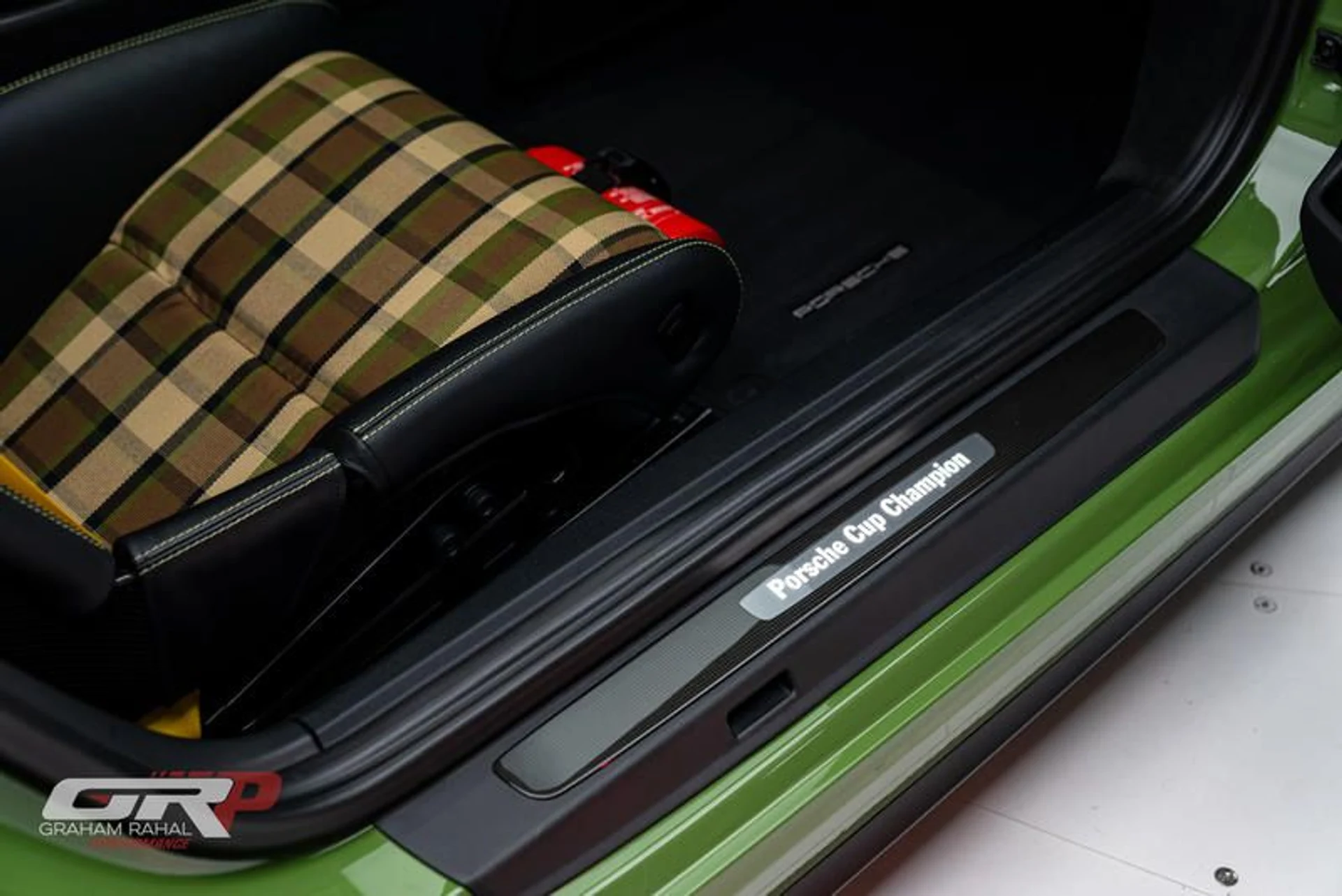 mph072_781772539_3_BD_33207_1932_48_DC_B868_864_E86_E4_C0_CF_0df49c0fde