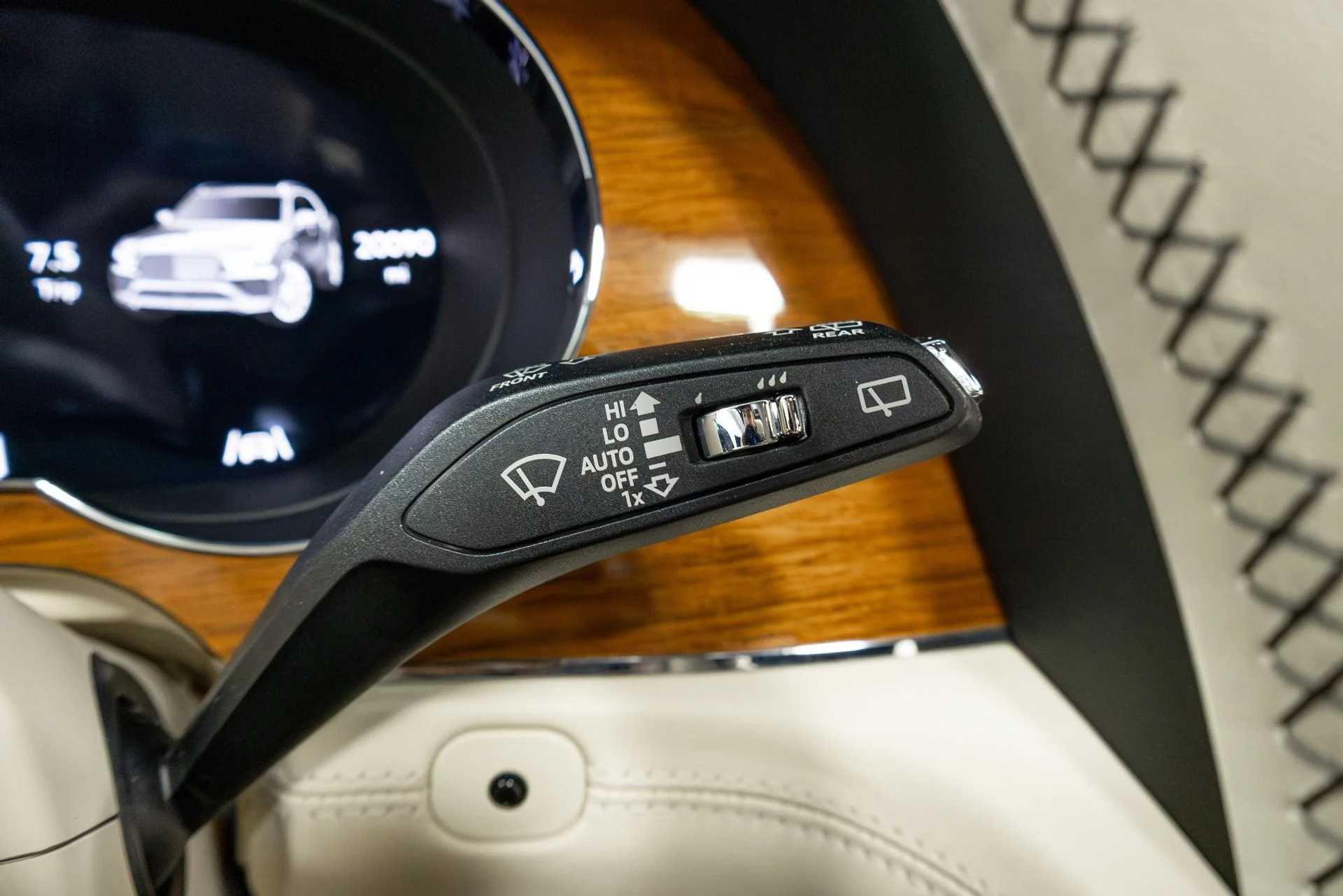 mph072_830127364_Used_2021_Bentley_Bentayga_V8_First_Edition_1776782316_19a4b9daaf