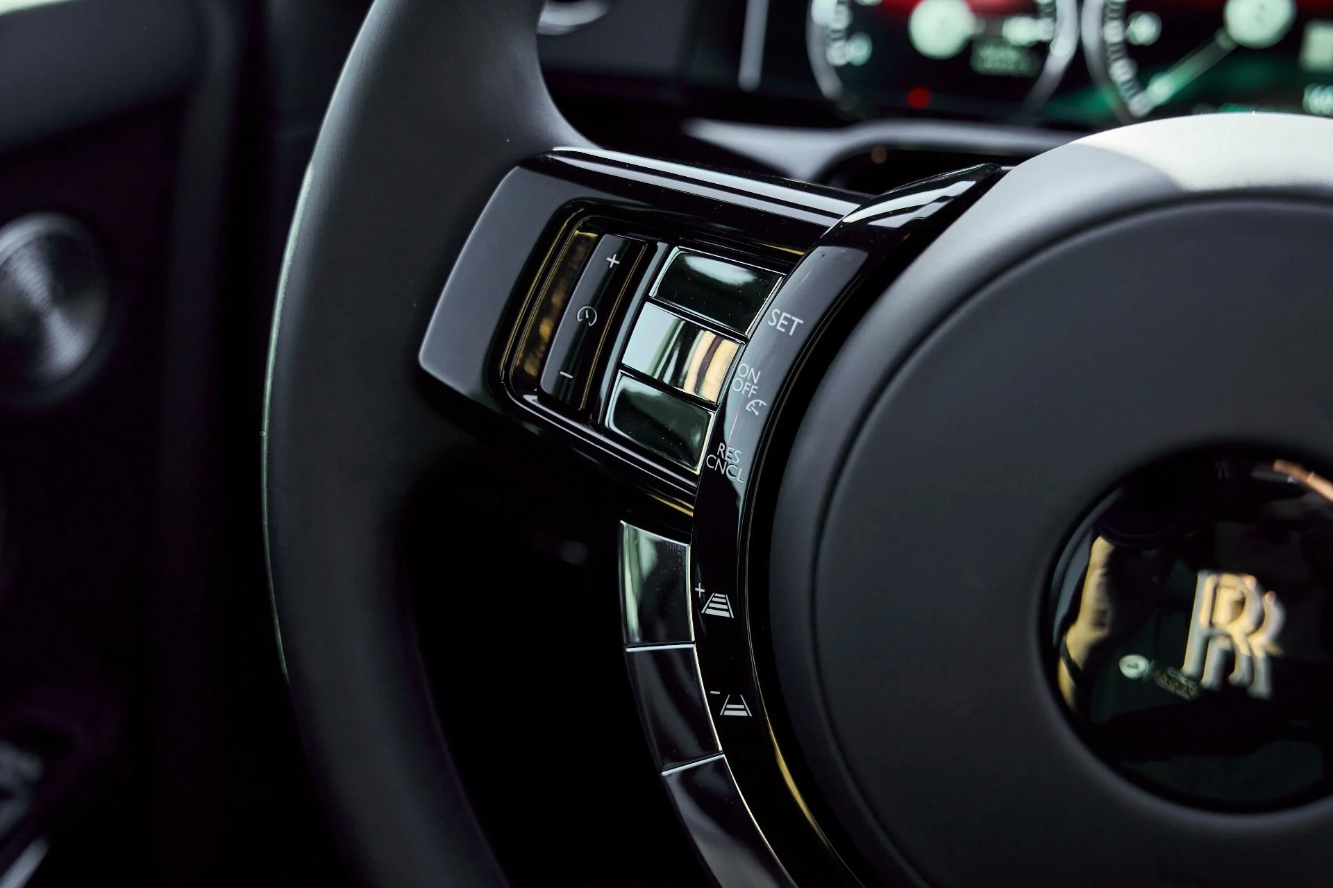 mph072_855577400_Used_2024_Rolls_Royce_Phantom_Base_1770700158_58386f275a