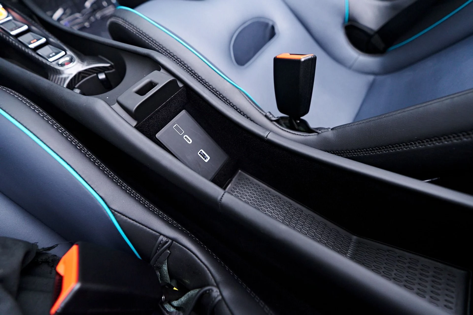 mph072_970530044_Used_2025_Mc_Laren_Artura_Tech_Lux_1745952984_9a1ac7881a