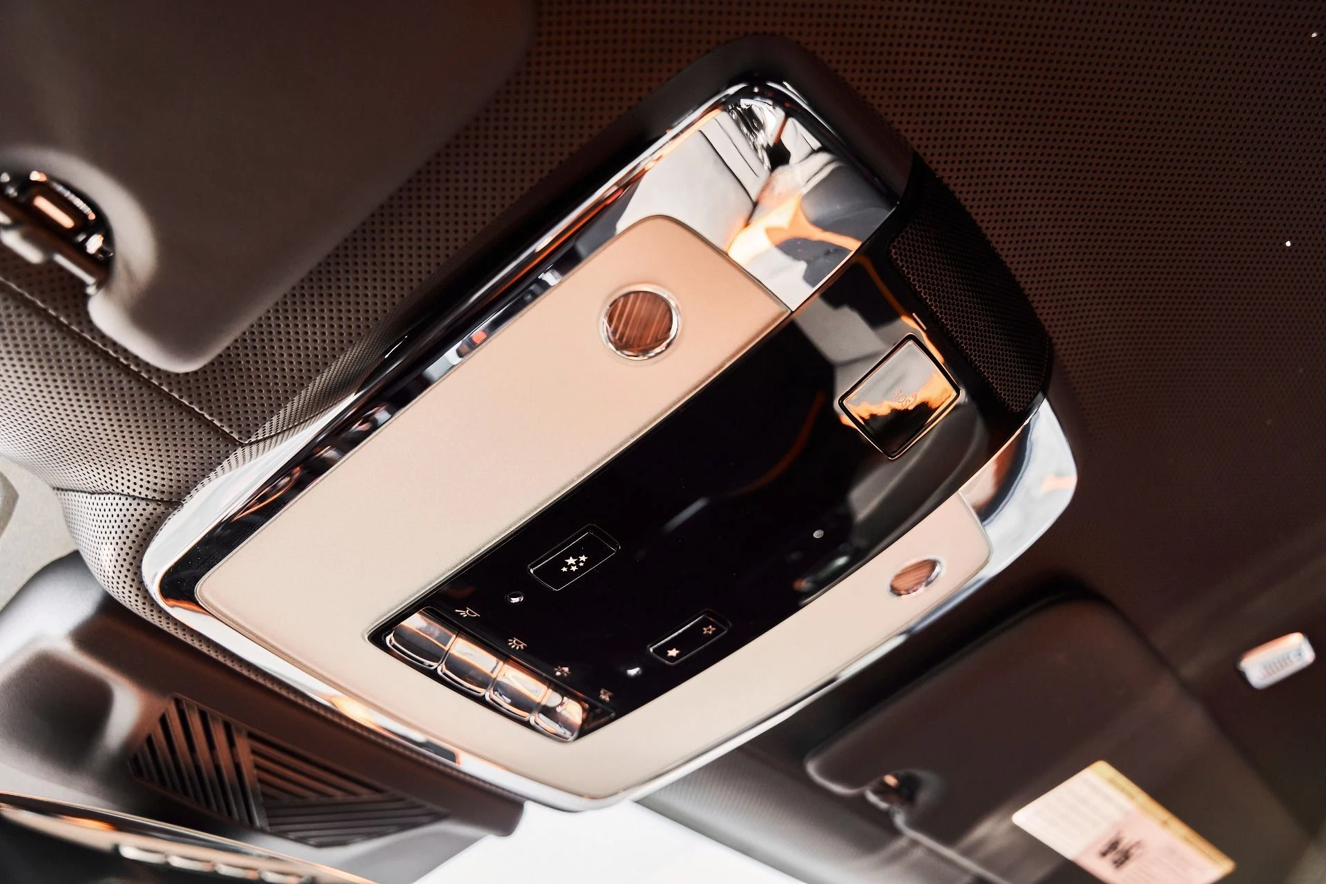 mph073_1063913559_Used_2025_Rolls_Royce_Spectre_Base_1775246606_629c6a319a