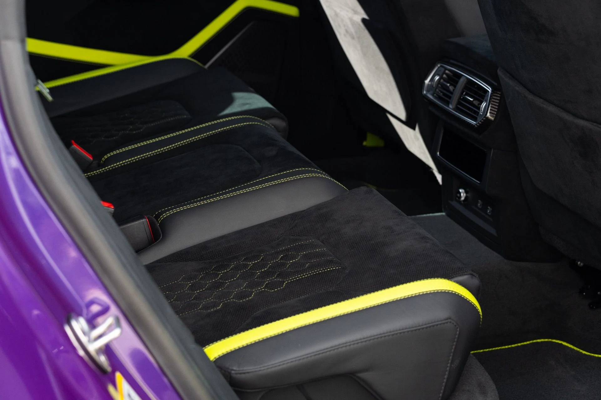 mph073_1067050026_Used_2023_Lamborghini_Urus_Performante_1771690657_8fb010c437