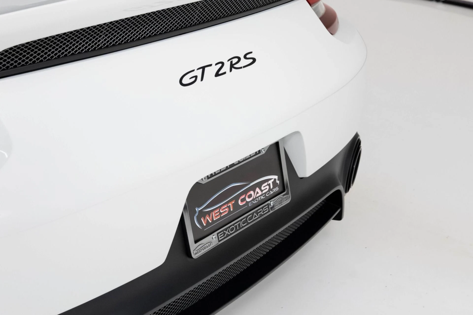 mph073_1220079482_Used_2018_Porsche_911_GT_2_RS_1763508422_b3fe91c146