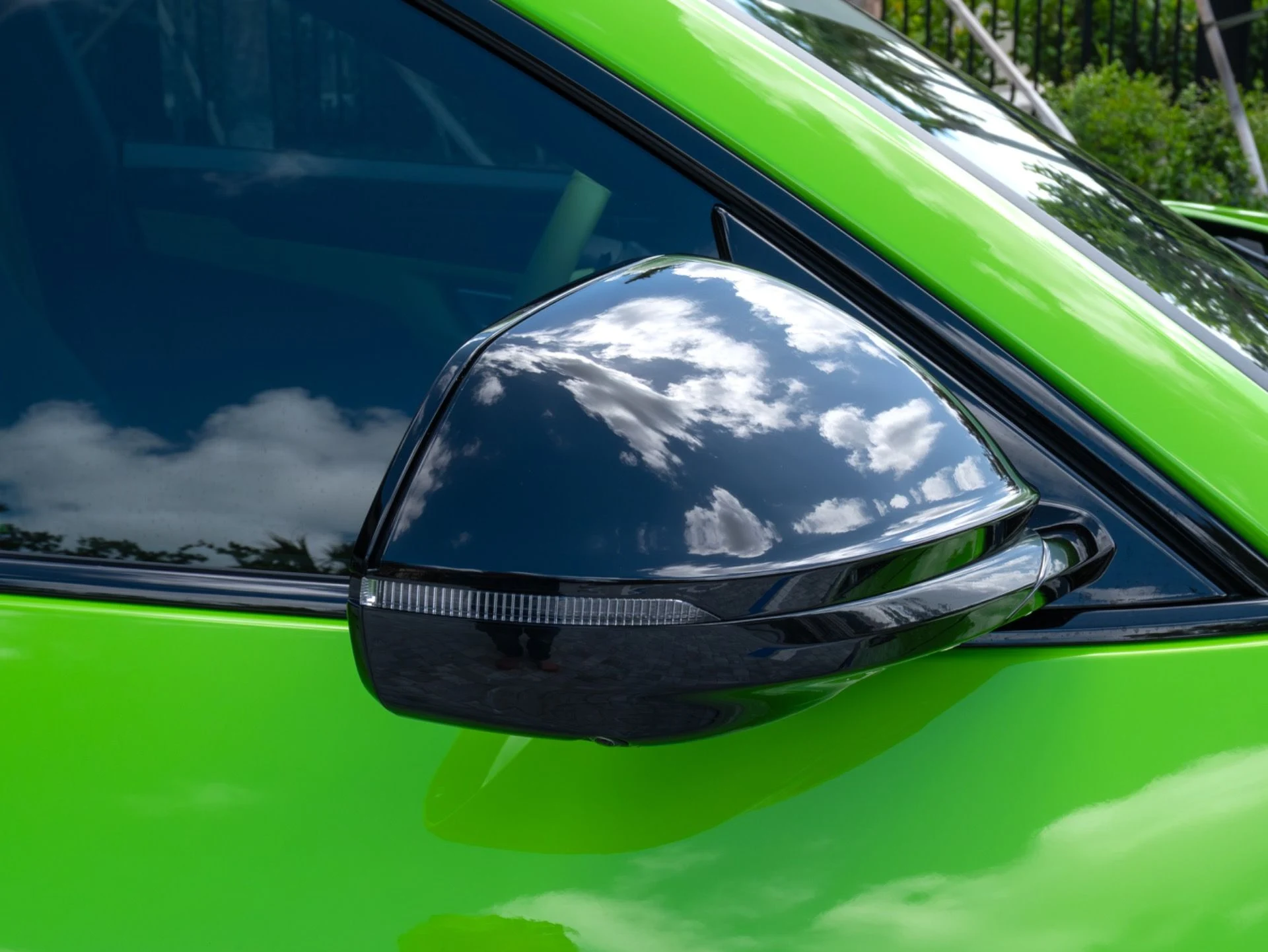 mph073_1259915413_Used_2024_Lamborghini_Urus_S_1775489551_41de8256b5